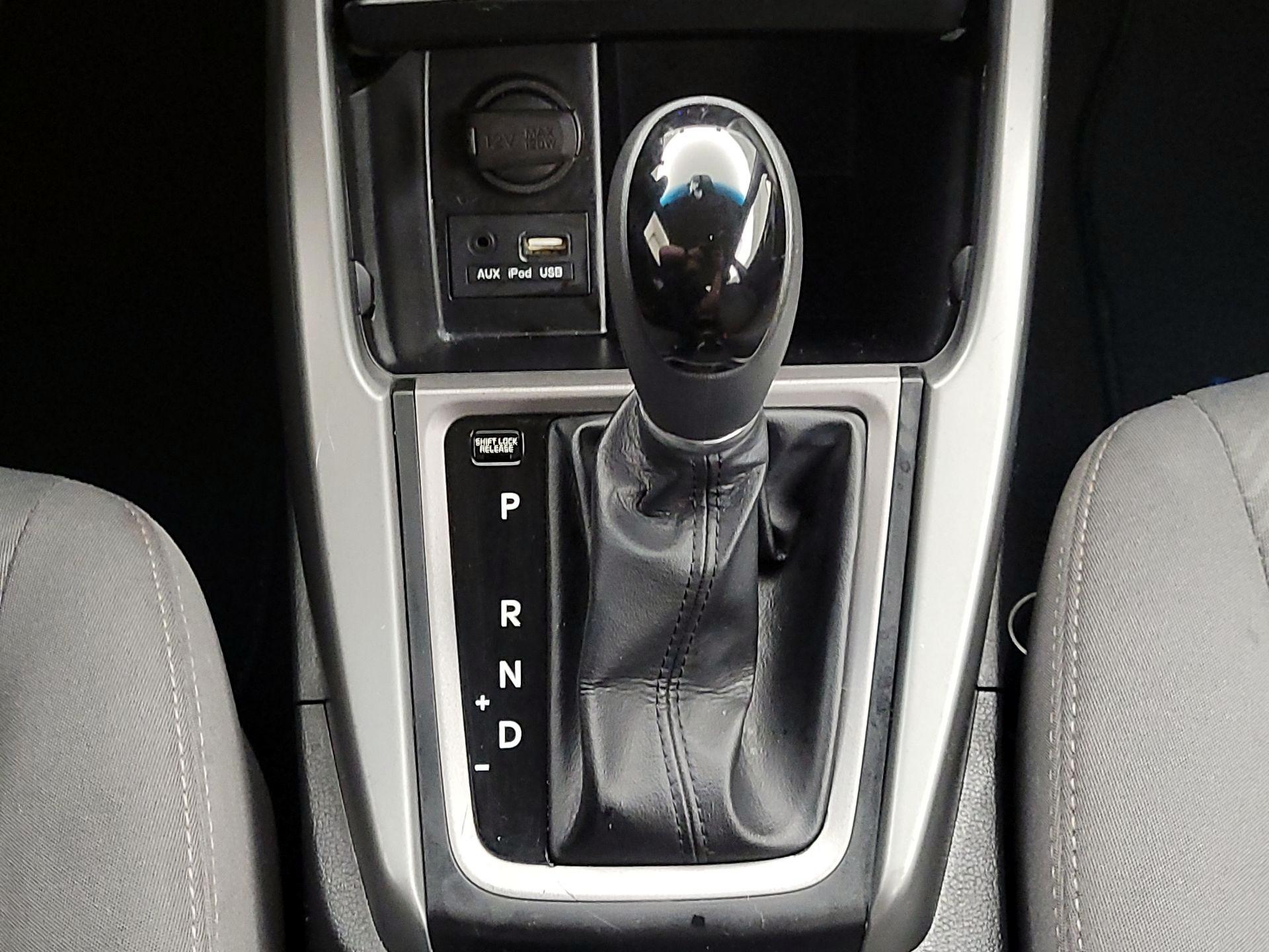 Thumbnail: 2014 Hyundai Elantra - 17