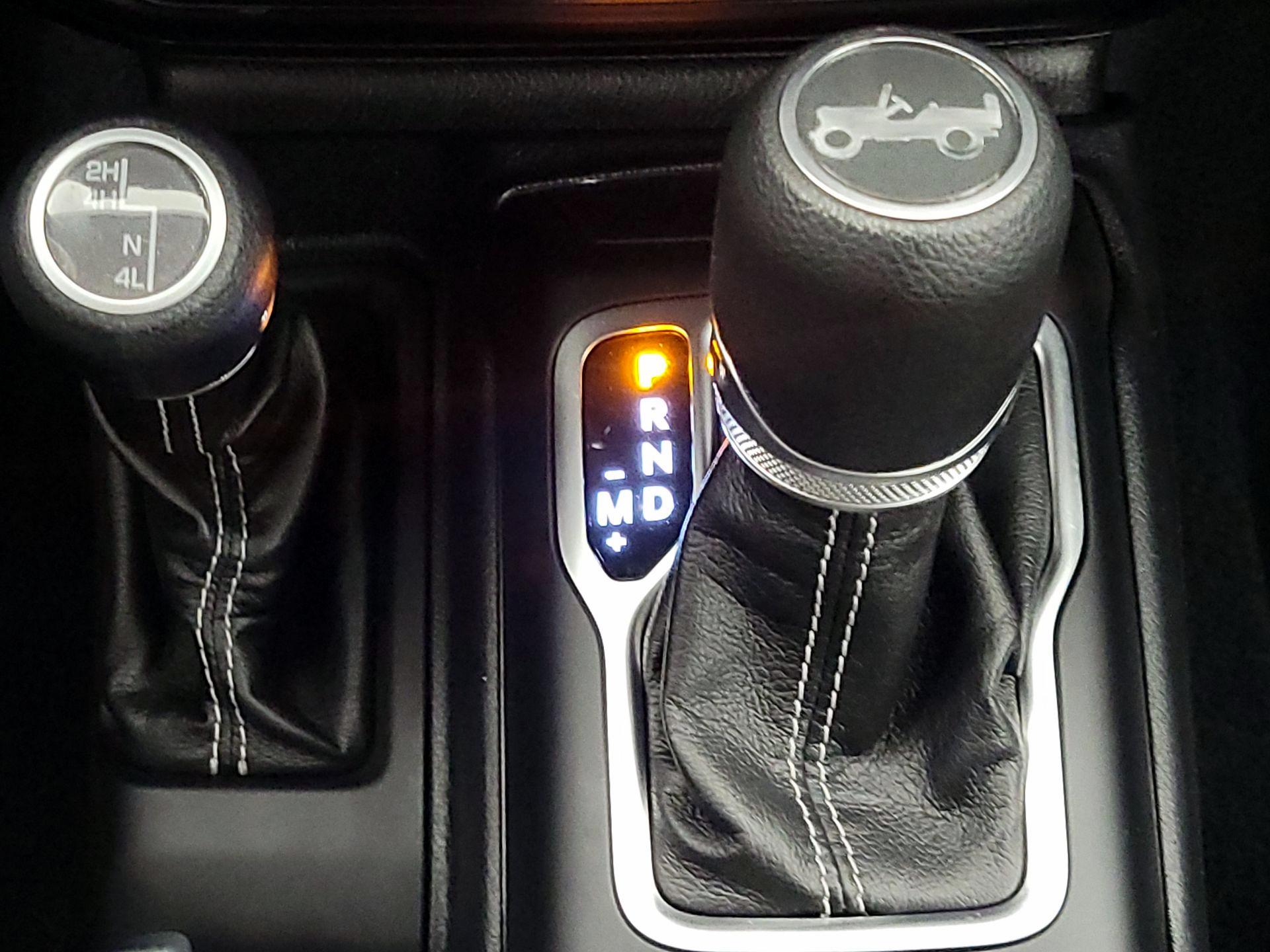 Thumbnail: 2019 Jeep Wrangler - 17