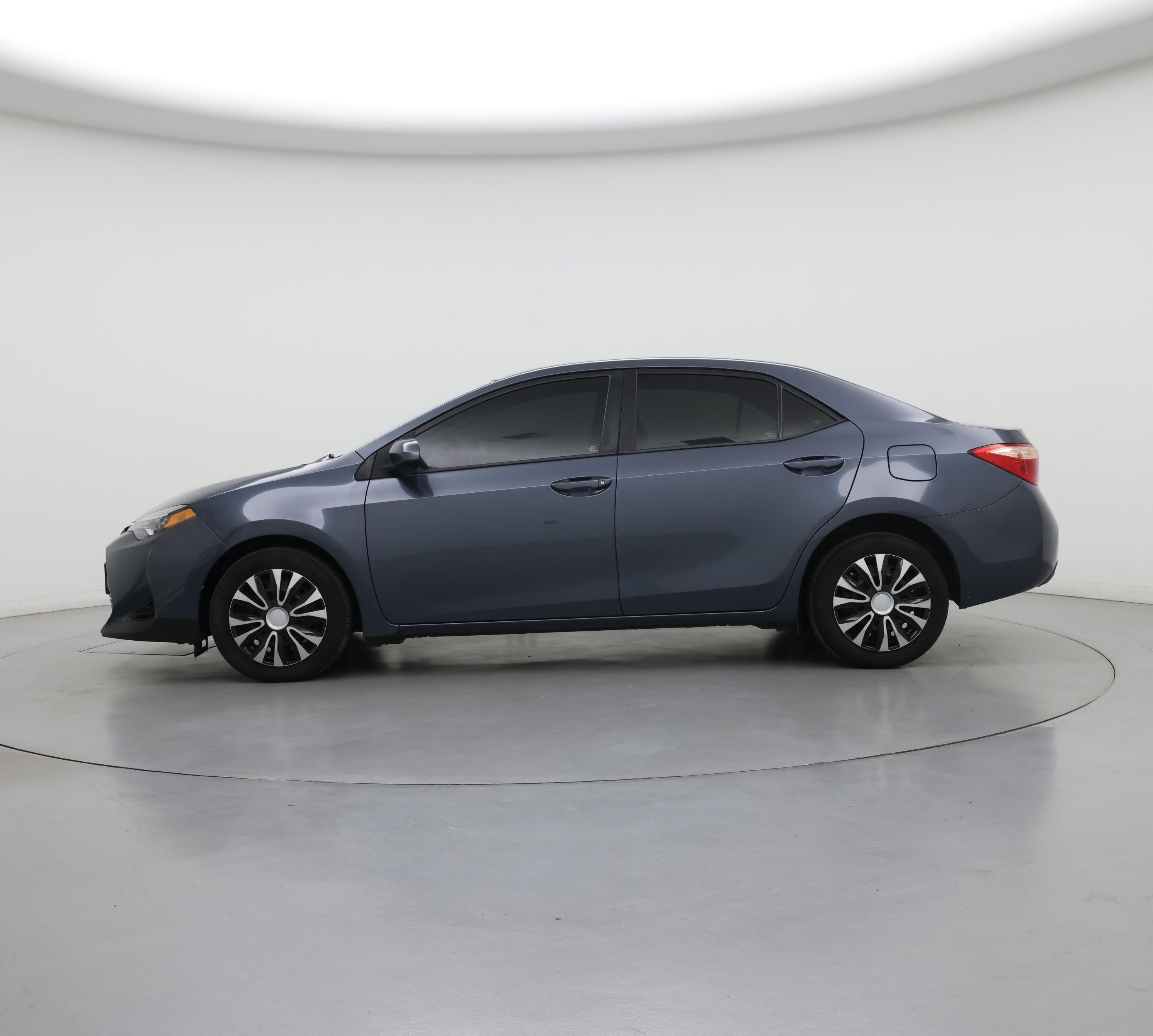 Thumbnail: 2017 Toyota Corolla - 3