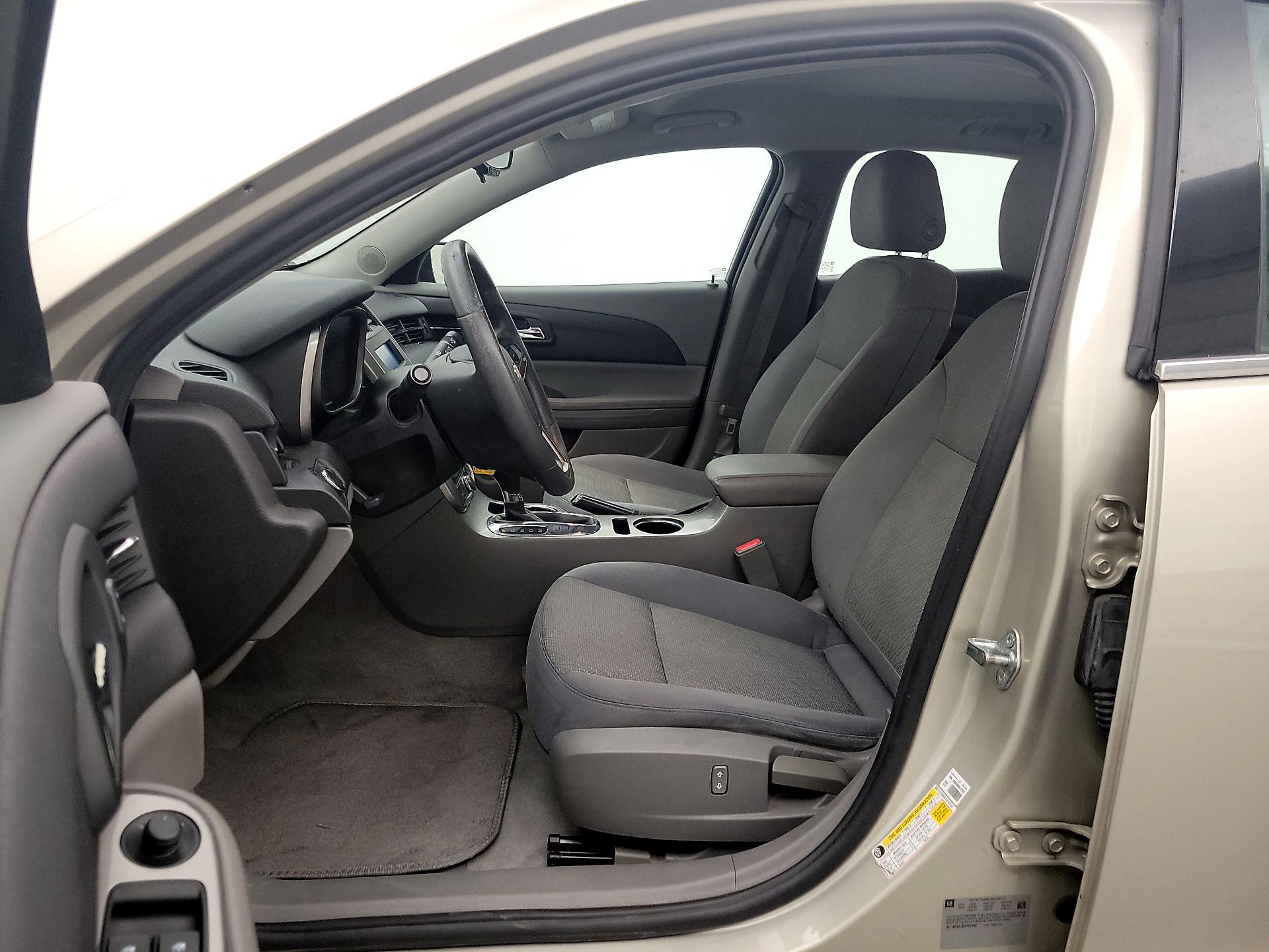 Thumbnail: 2016 Chevrolet Malibu - 11