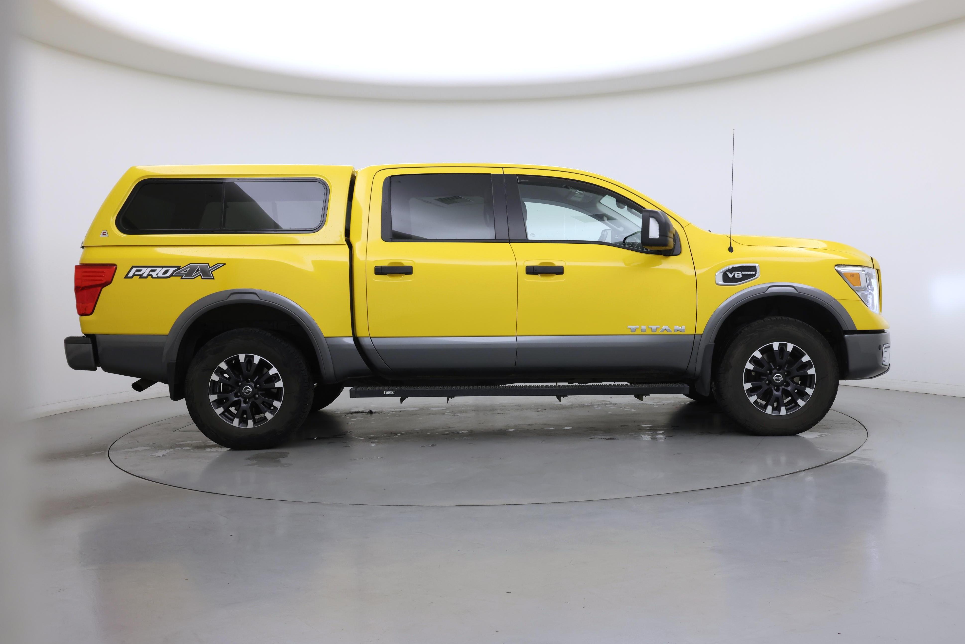 Thumbnail: 2017 Nissan Titan - 7