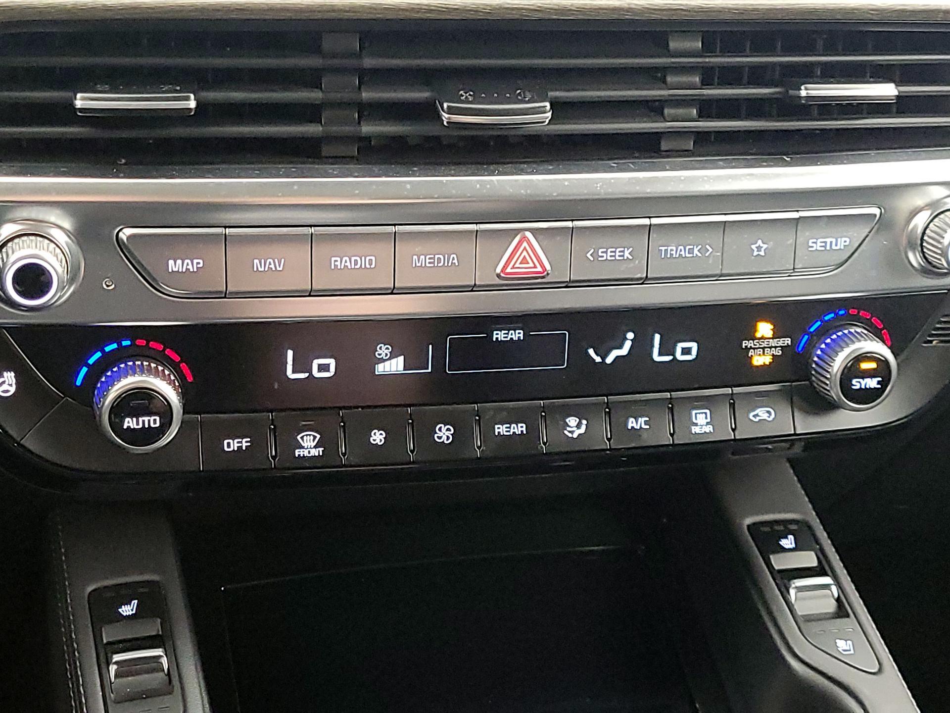 Thumbnail: 2020 Kia Telluride - 17