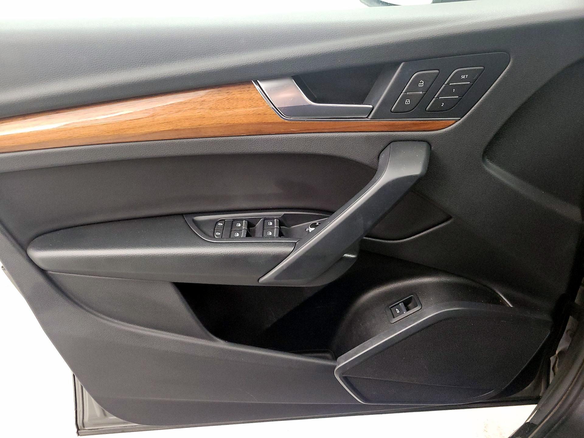 Thumbnail: 2023 Audi Q5 - 12