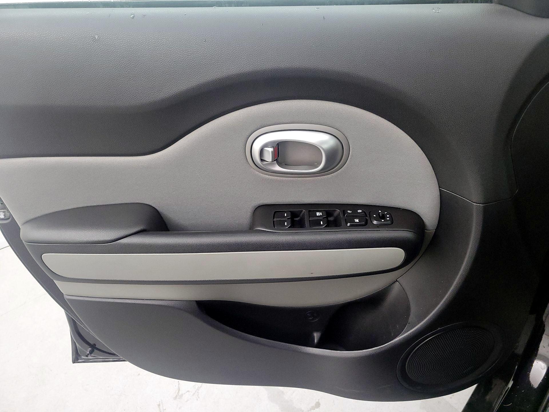 Thumbnail: 2015 Kia Soul - 12