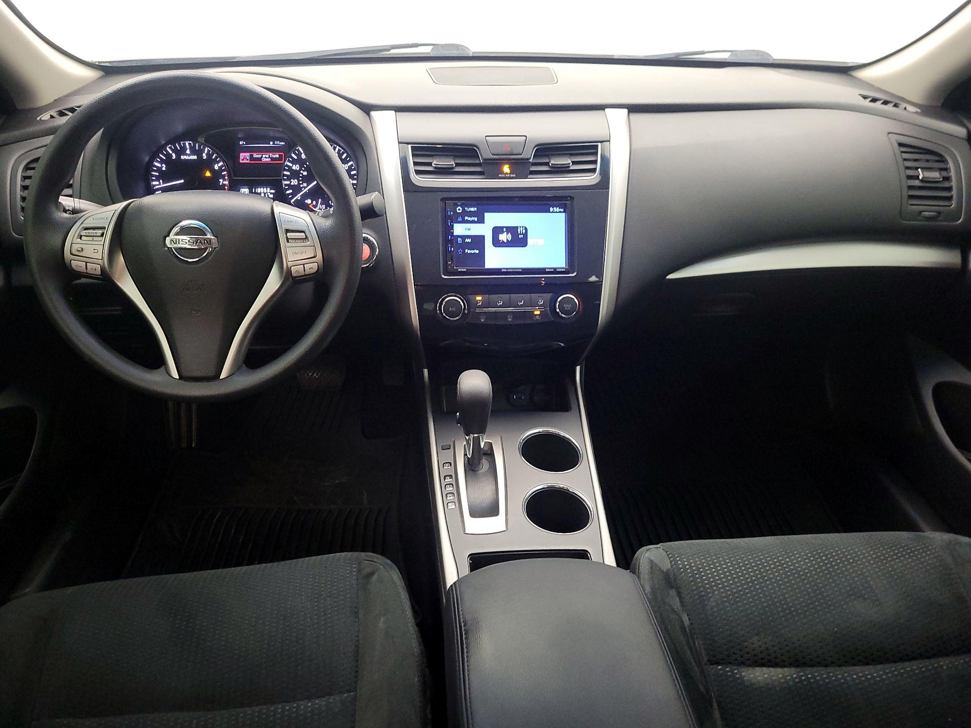 Thumbnail: 2015 Nissan Altima - 9