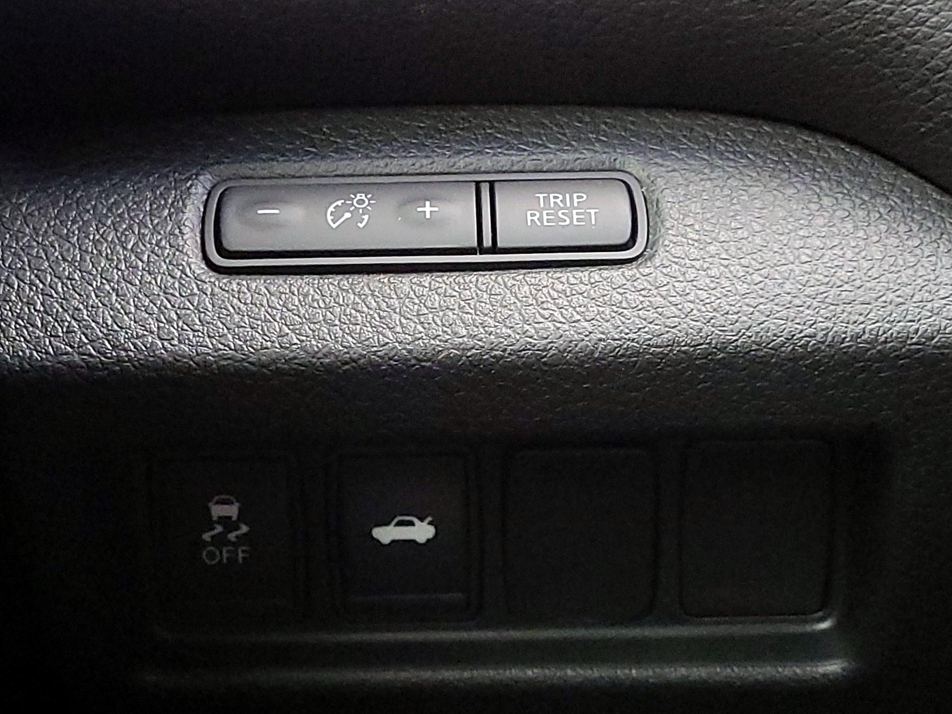 Thumbnail: 2015 Nissan Altima - 13