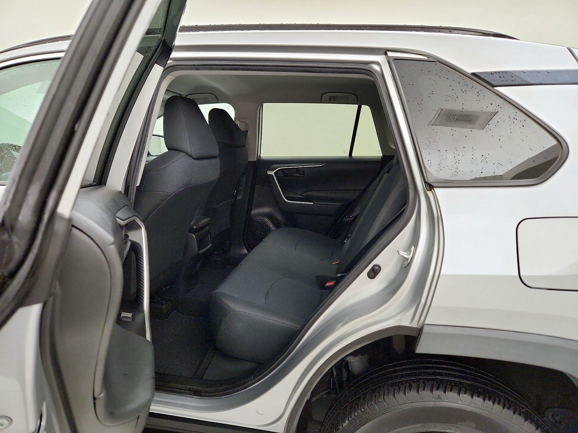 Thumbnail: 2020 Toyota RAV4 - 19