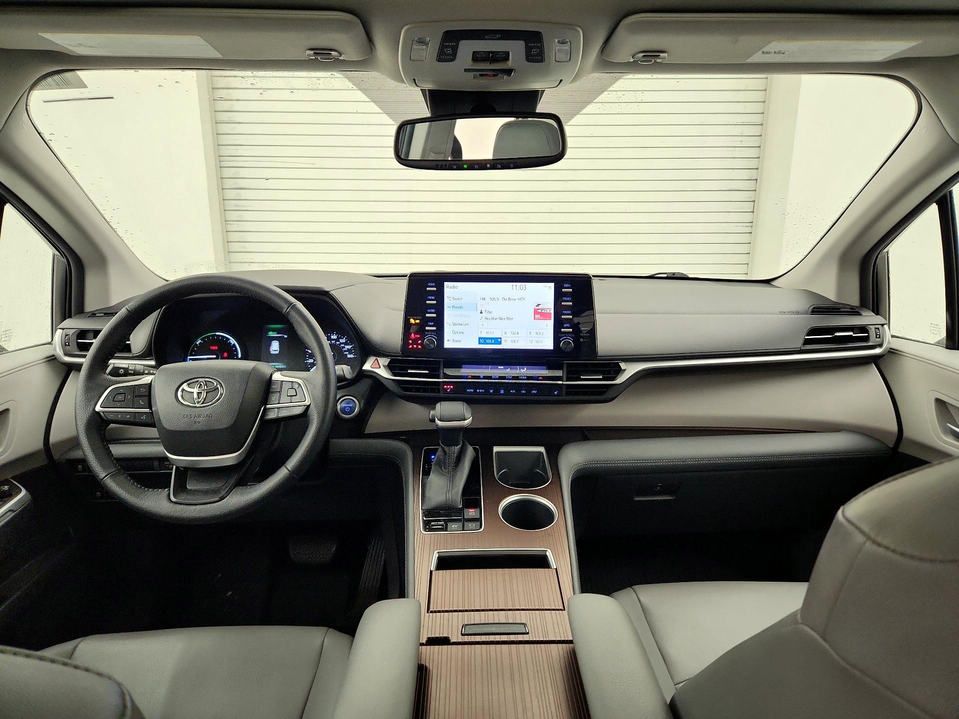 Thumbnail: 2022 Toyota Sienna - 9