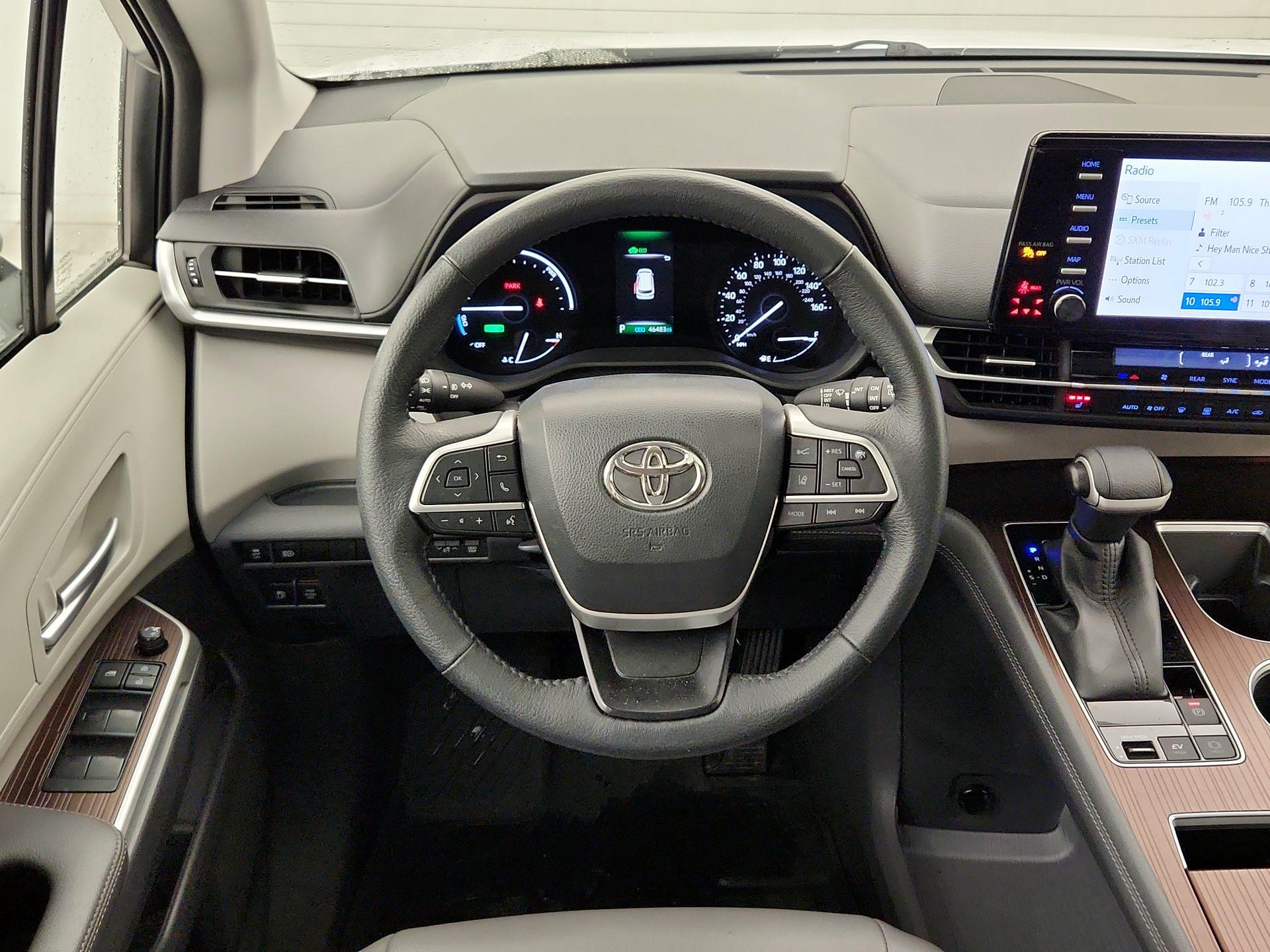 Thumbnail: 2022 Toyota Sienna - 10