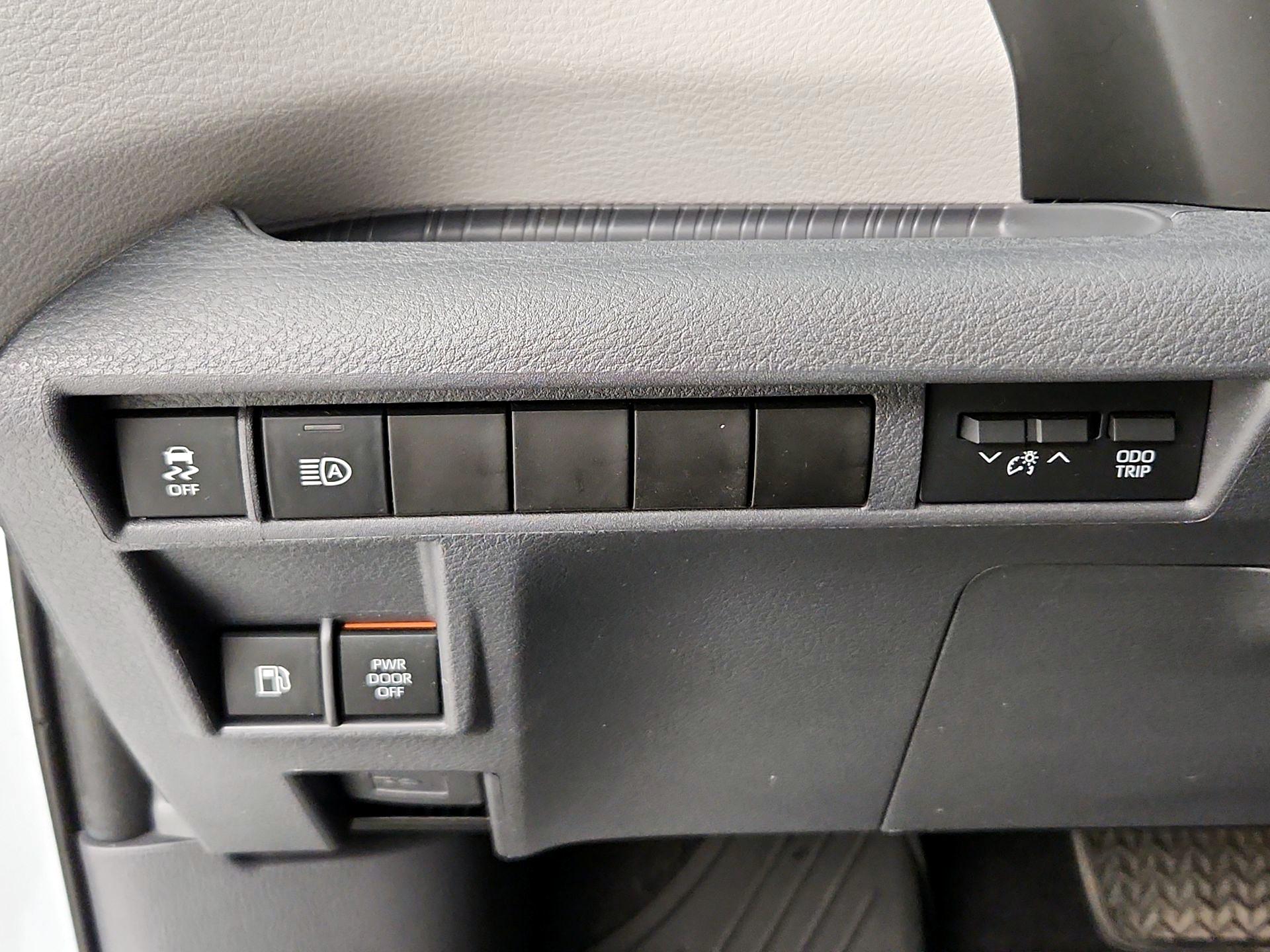 Thumbnail: 2022 Toyota Sienna - 13