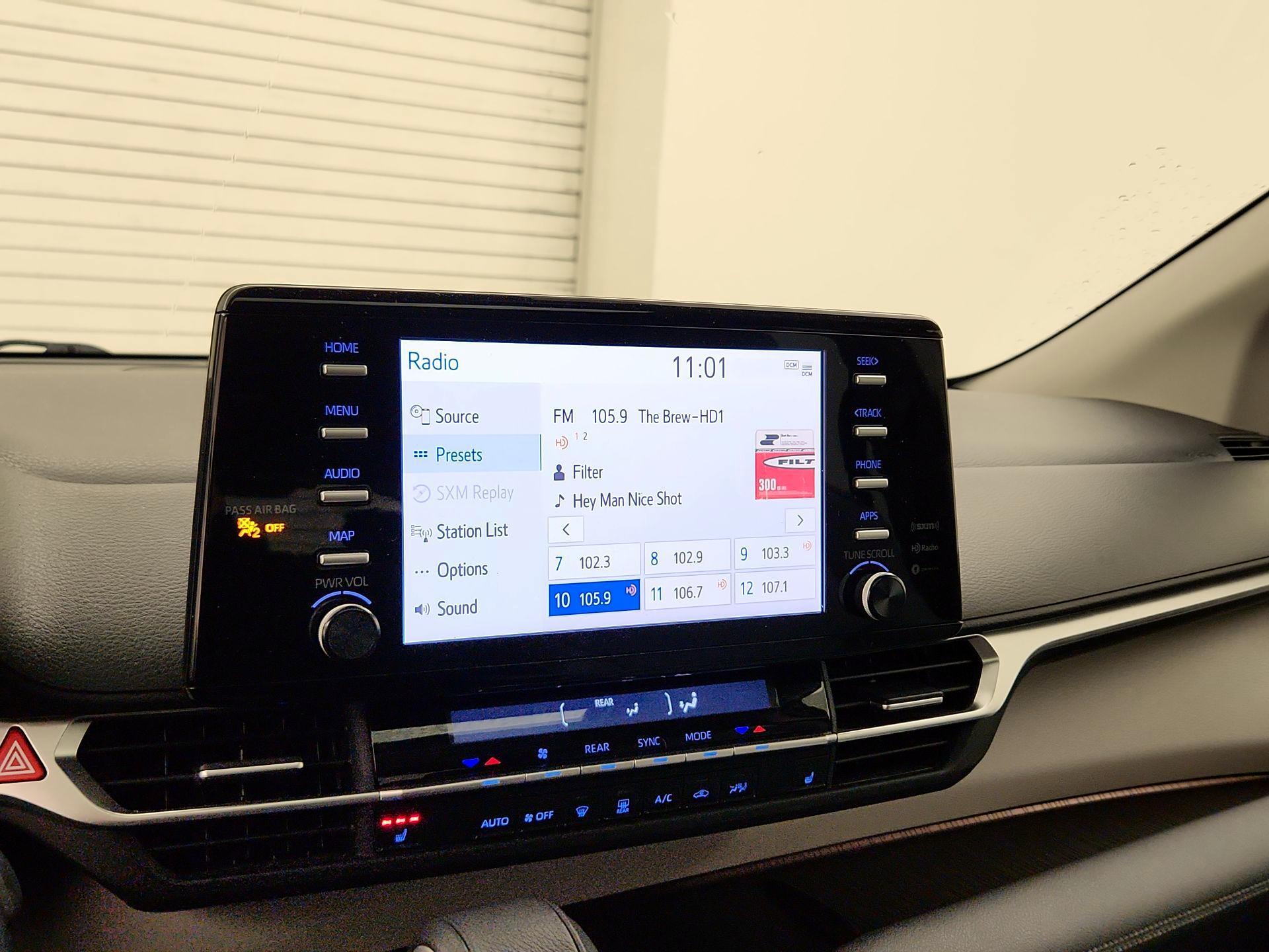 Thumbnail: 2022 Toyota Sienna - 15