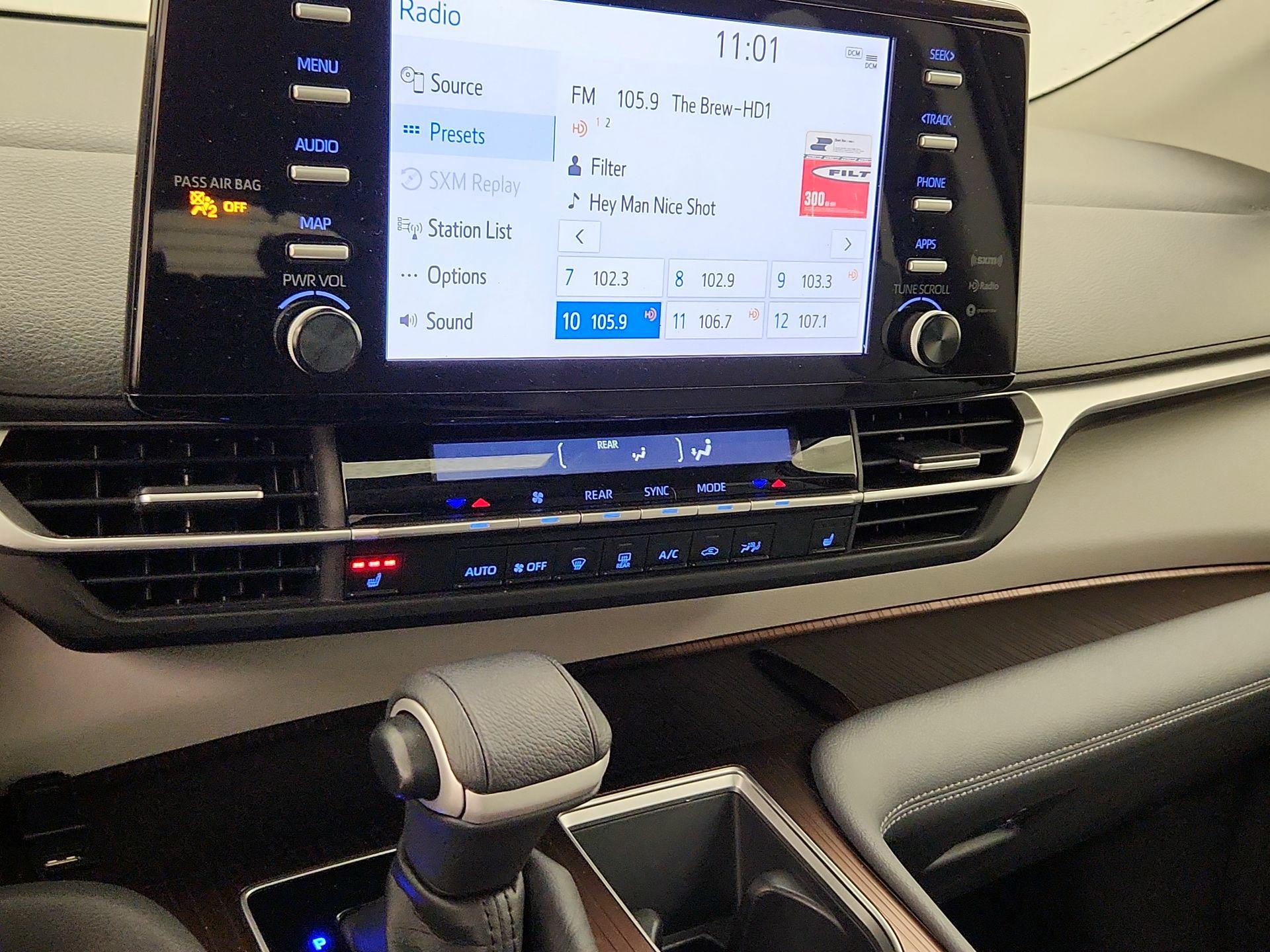 Thumbnail: 2022 Toyota Sienna - 16