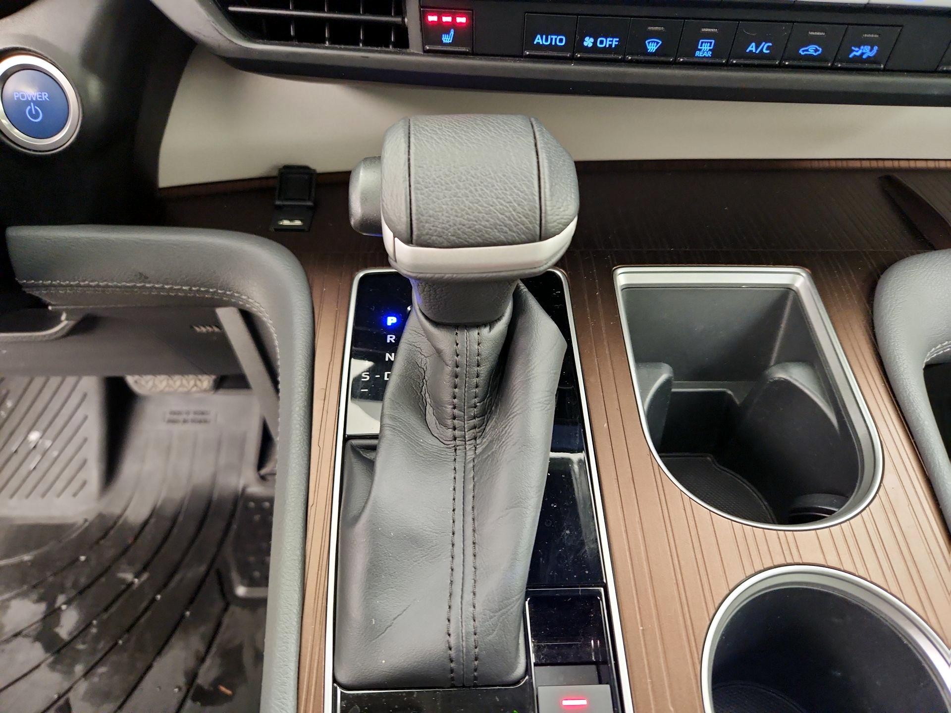 Thumbnail: 2022 Toyota Sienna - 17