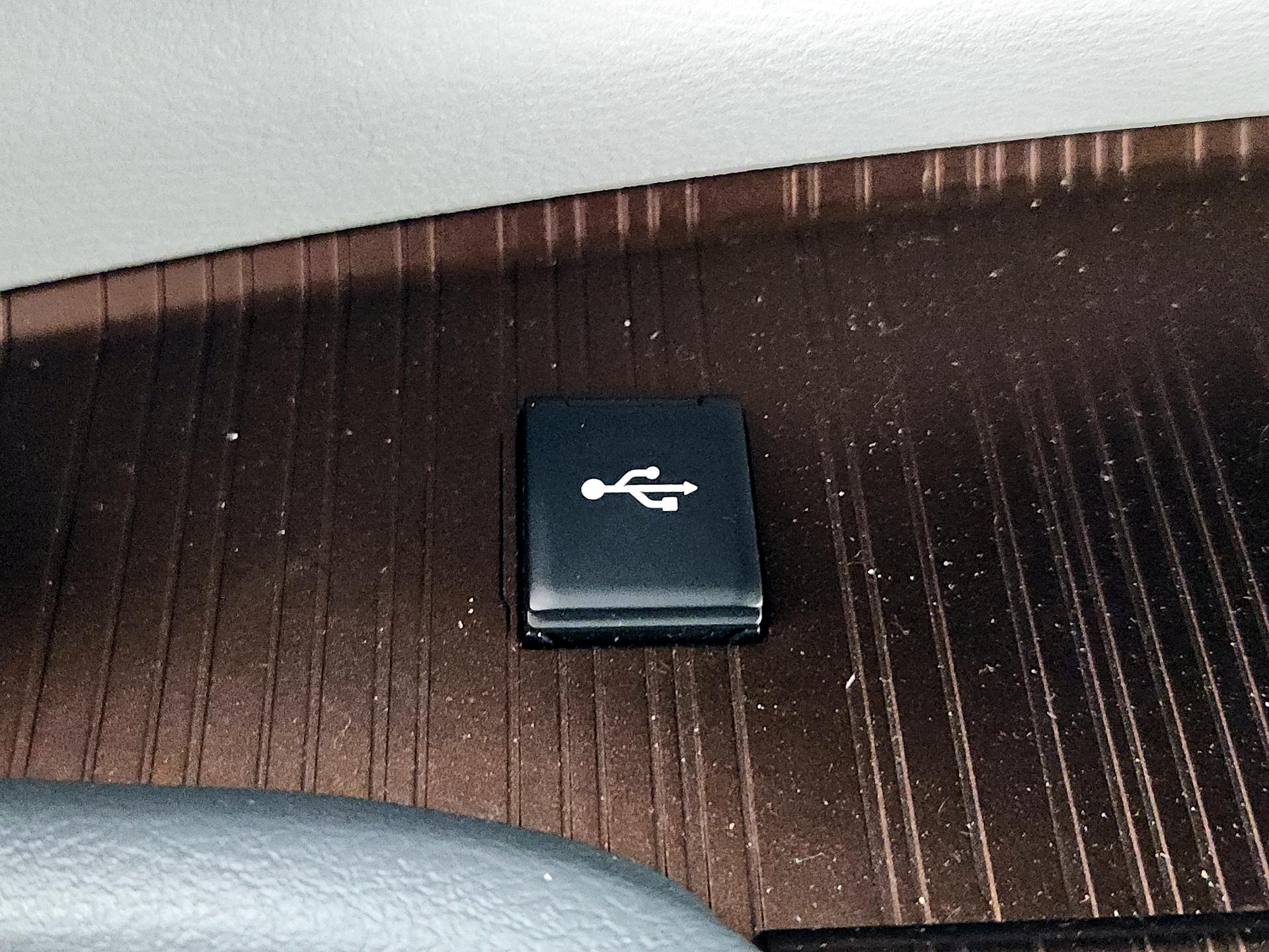 Thumbnail: 2022 Toyota Sienna - 18