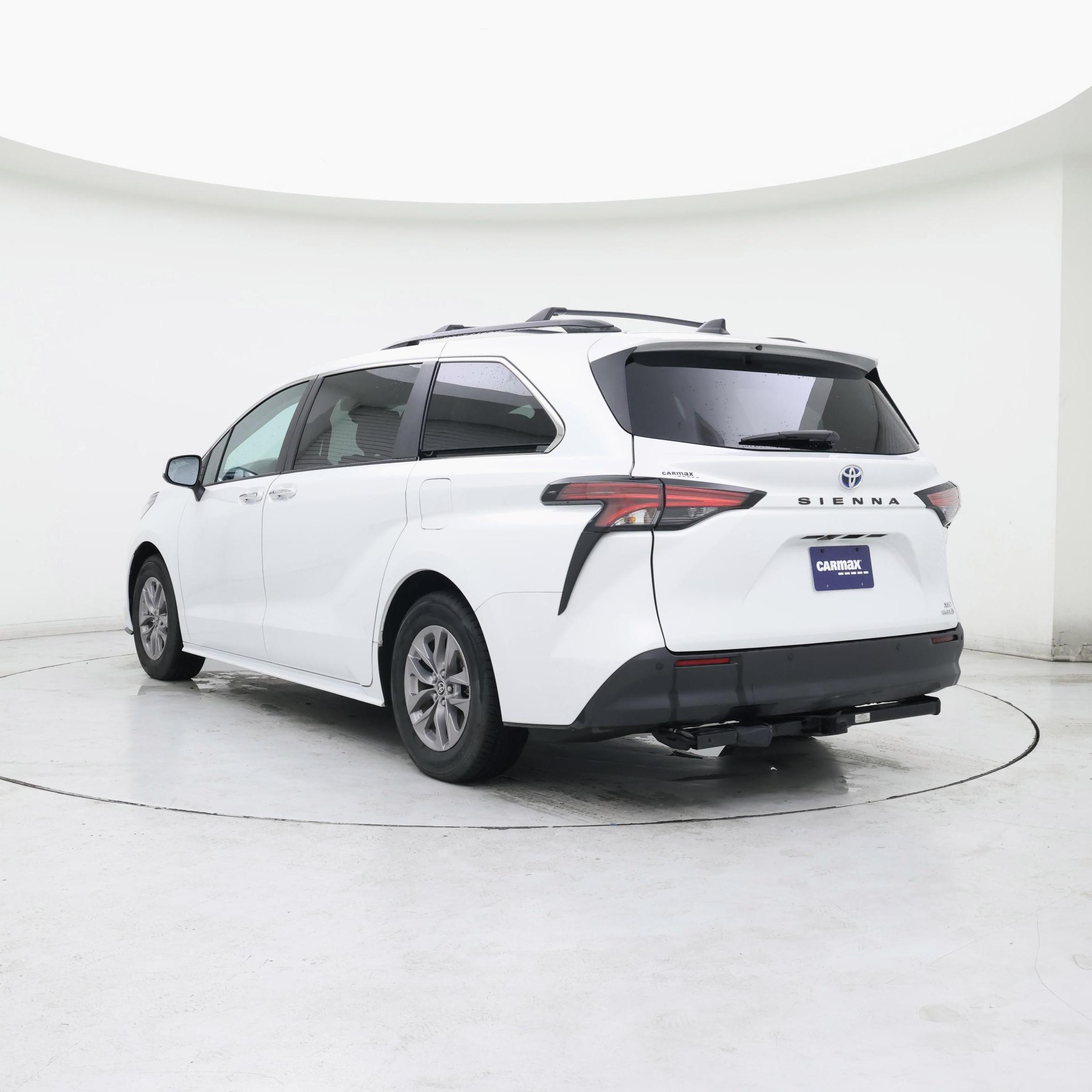 Thumbnail: 2022 Toyota Sienna - 2