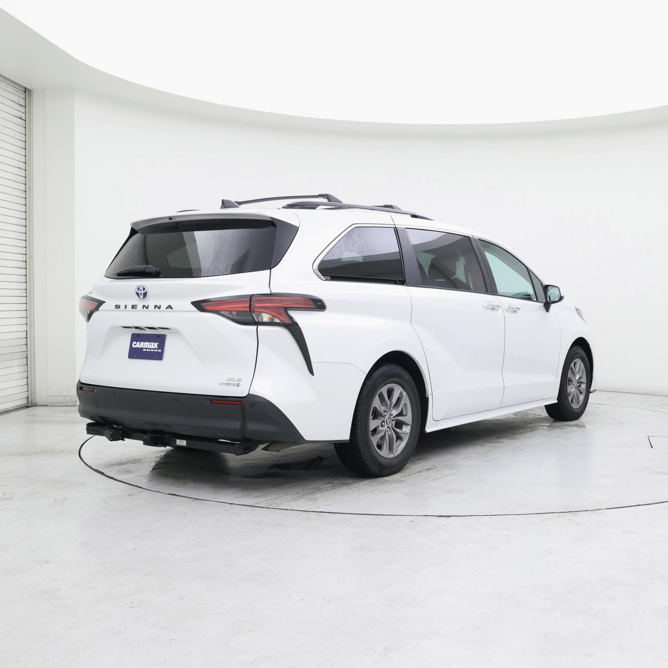 Thumbnail: 2022 Toyota Sienna - 8