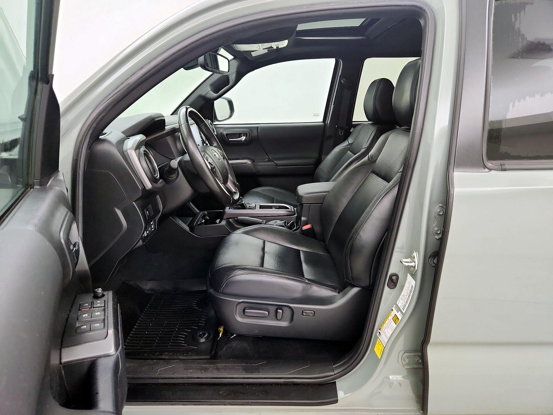 Thumbnail: 2022 Toyota Tacoma - 11