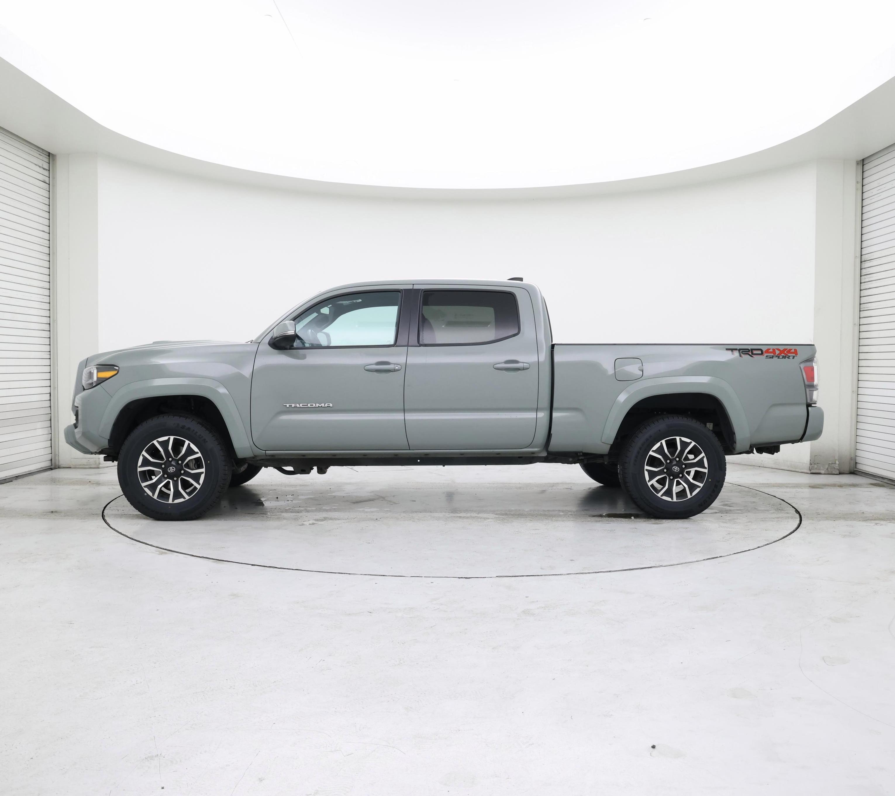 Thumbnail: 2022 Toyota Tacoma - 3