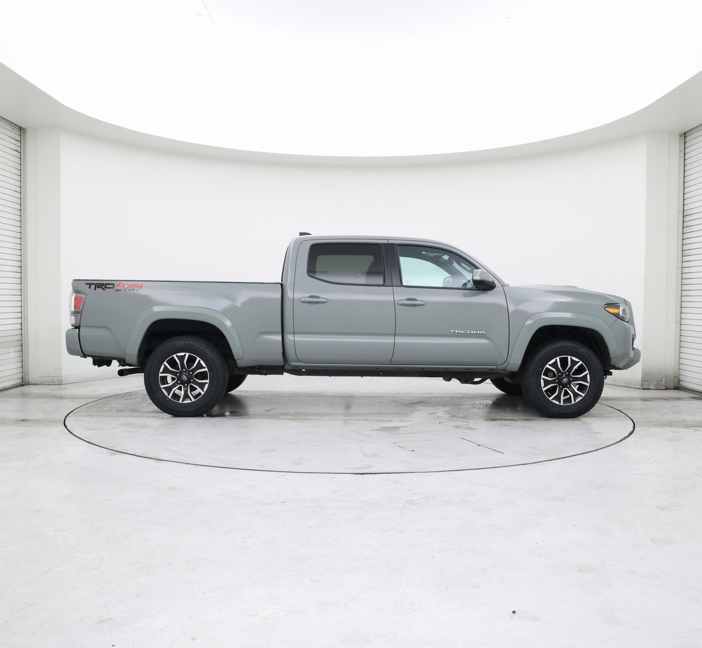 Thumbnail: 2022 Toyota Tacoma - 7