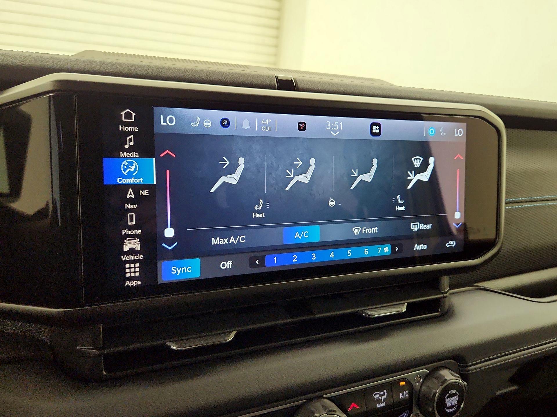 Thumbnail: 2024 Jeep Wrangler - 17