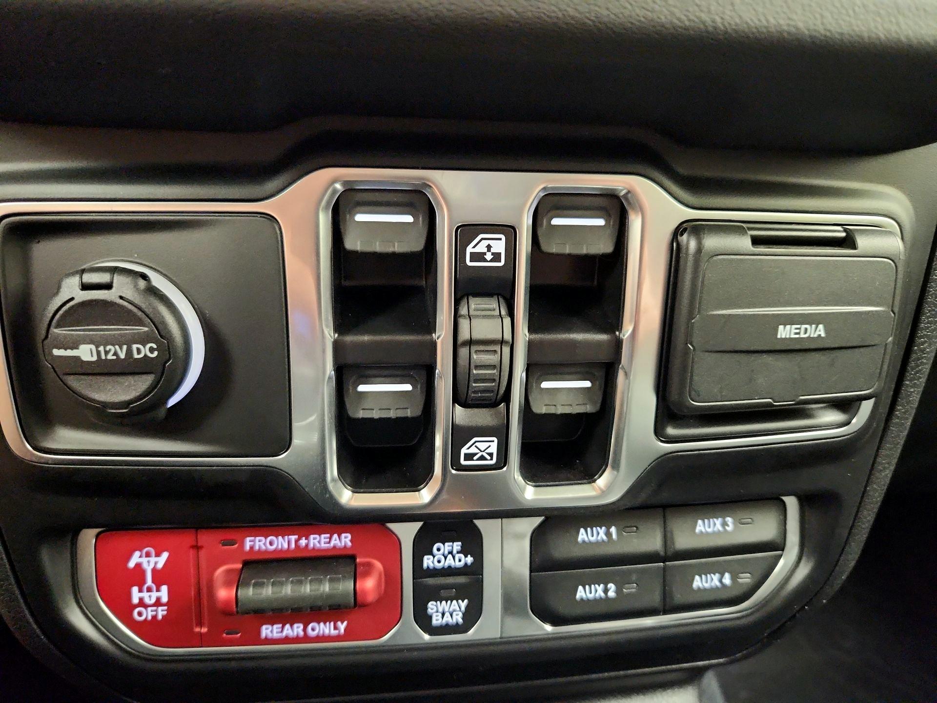 Thumbnail: 2024 Jeep Wrangler - 19