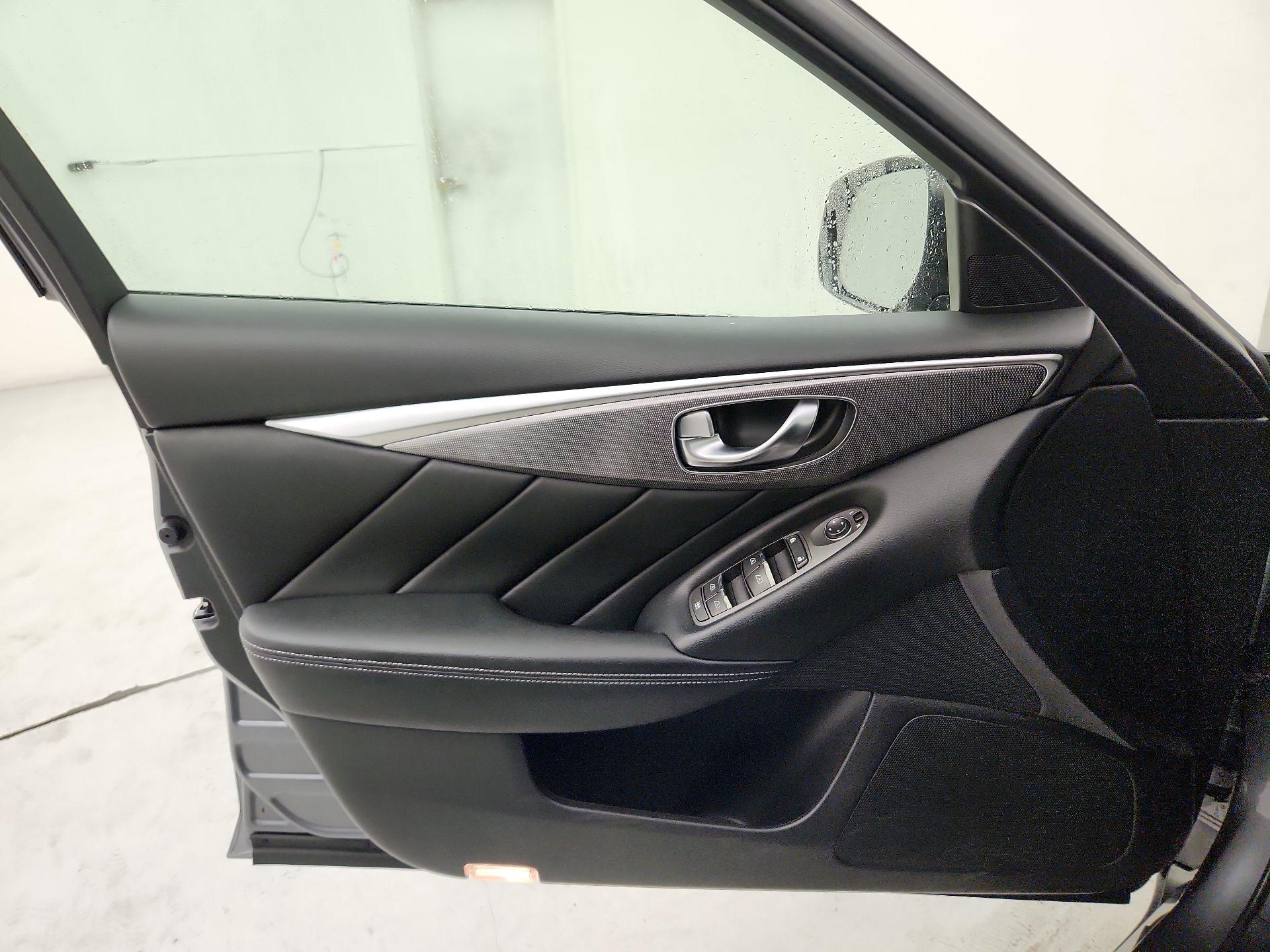 Thumbnail: 2015 INFINITI Q50 - 12