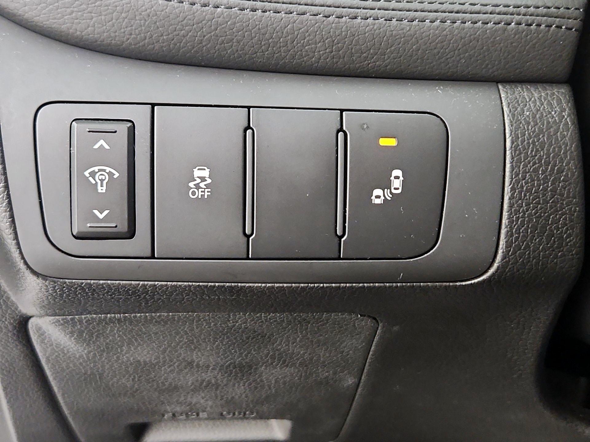 Thumbnail: 2015 Kia Optima - 13