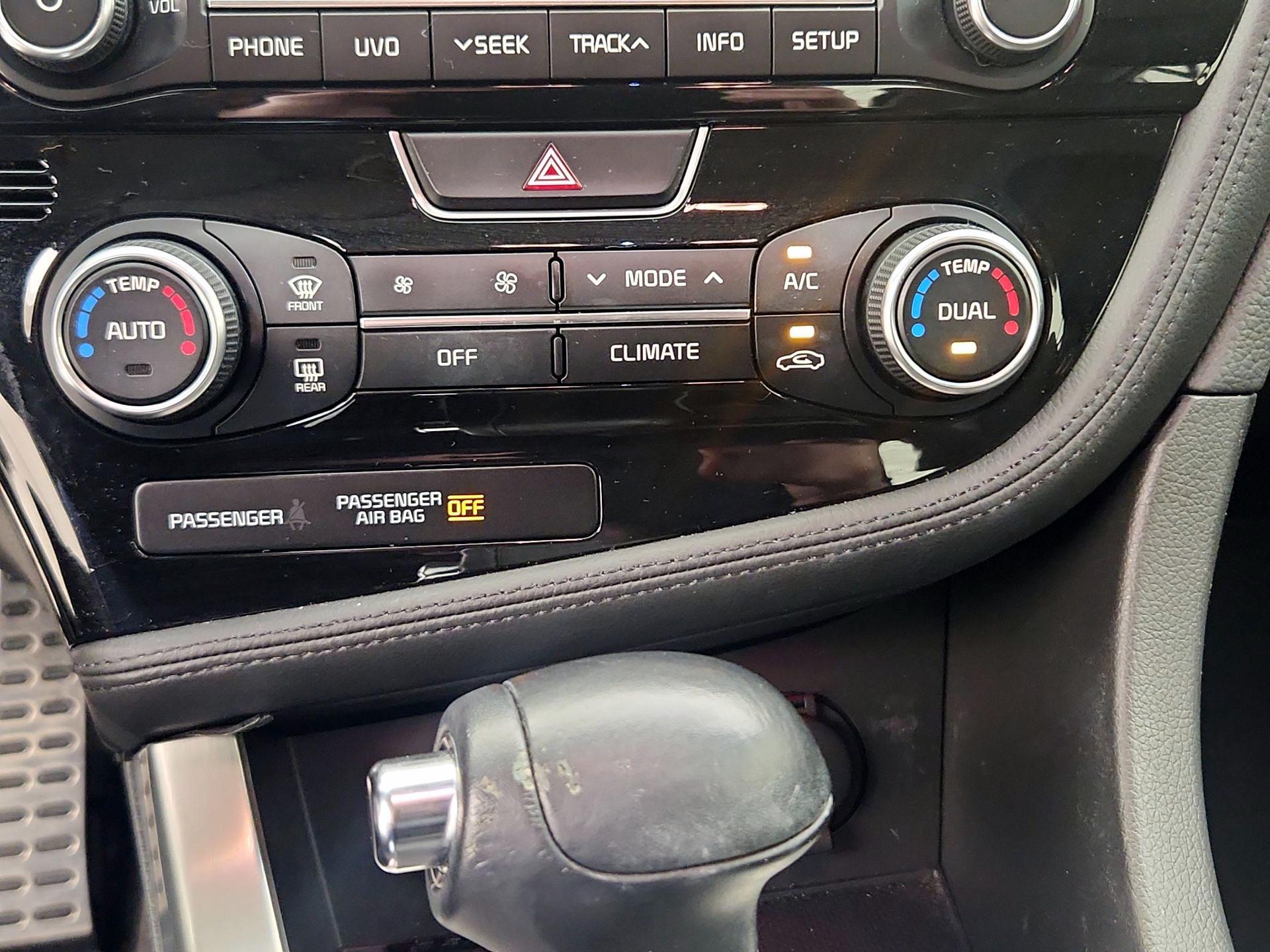 Thumbnail: 2015 Kia Optima - 17