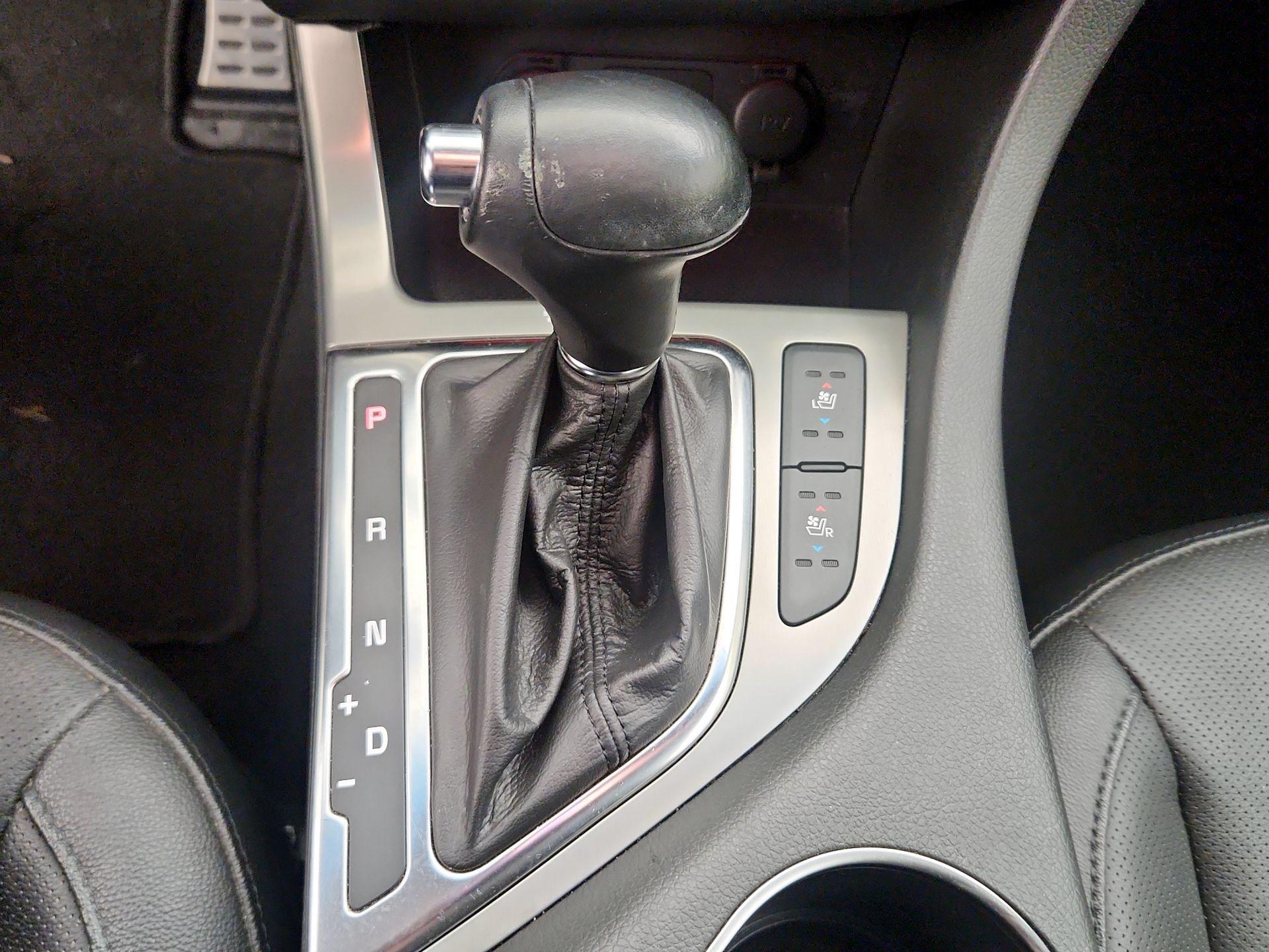 Thumbnail: 2015 Kia Optima - 18