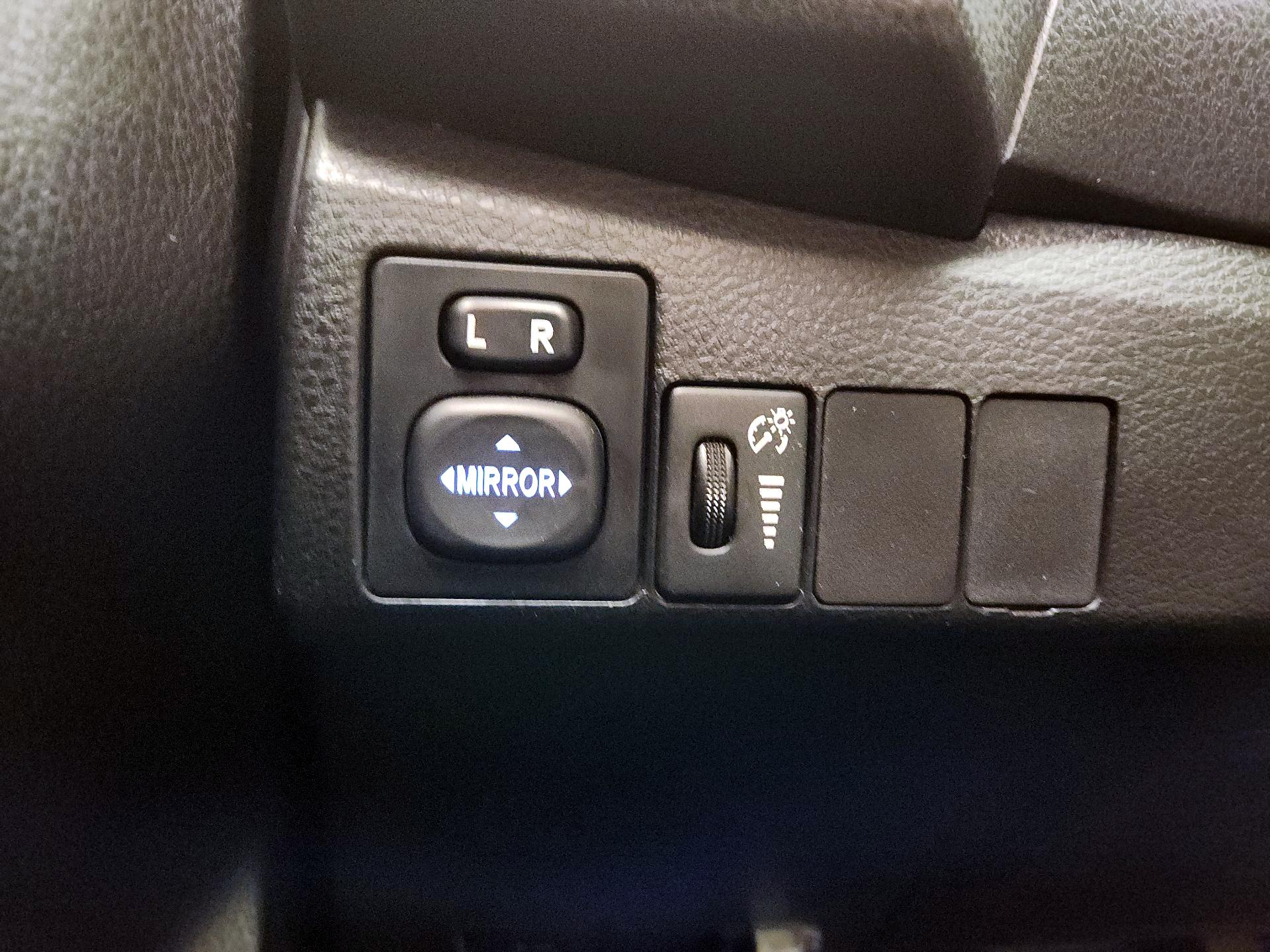 Thumbnail: 2014 Toyota Corolla - 13