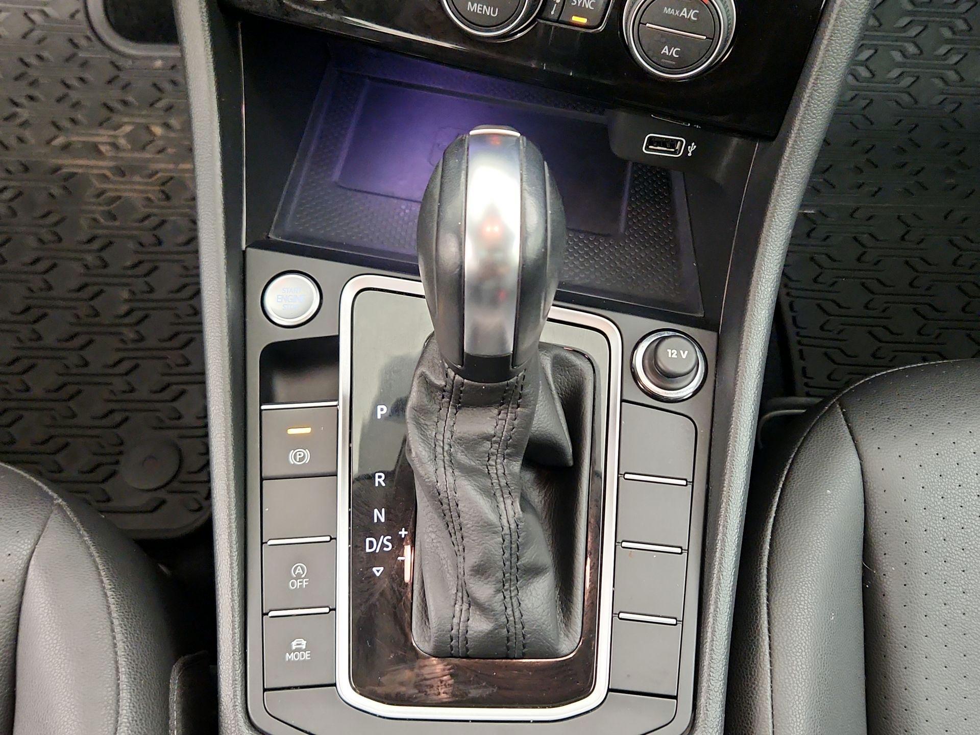 Thumbnail: 2020 Volkswagen Jetta - 17