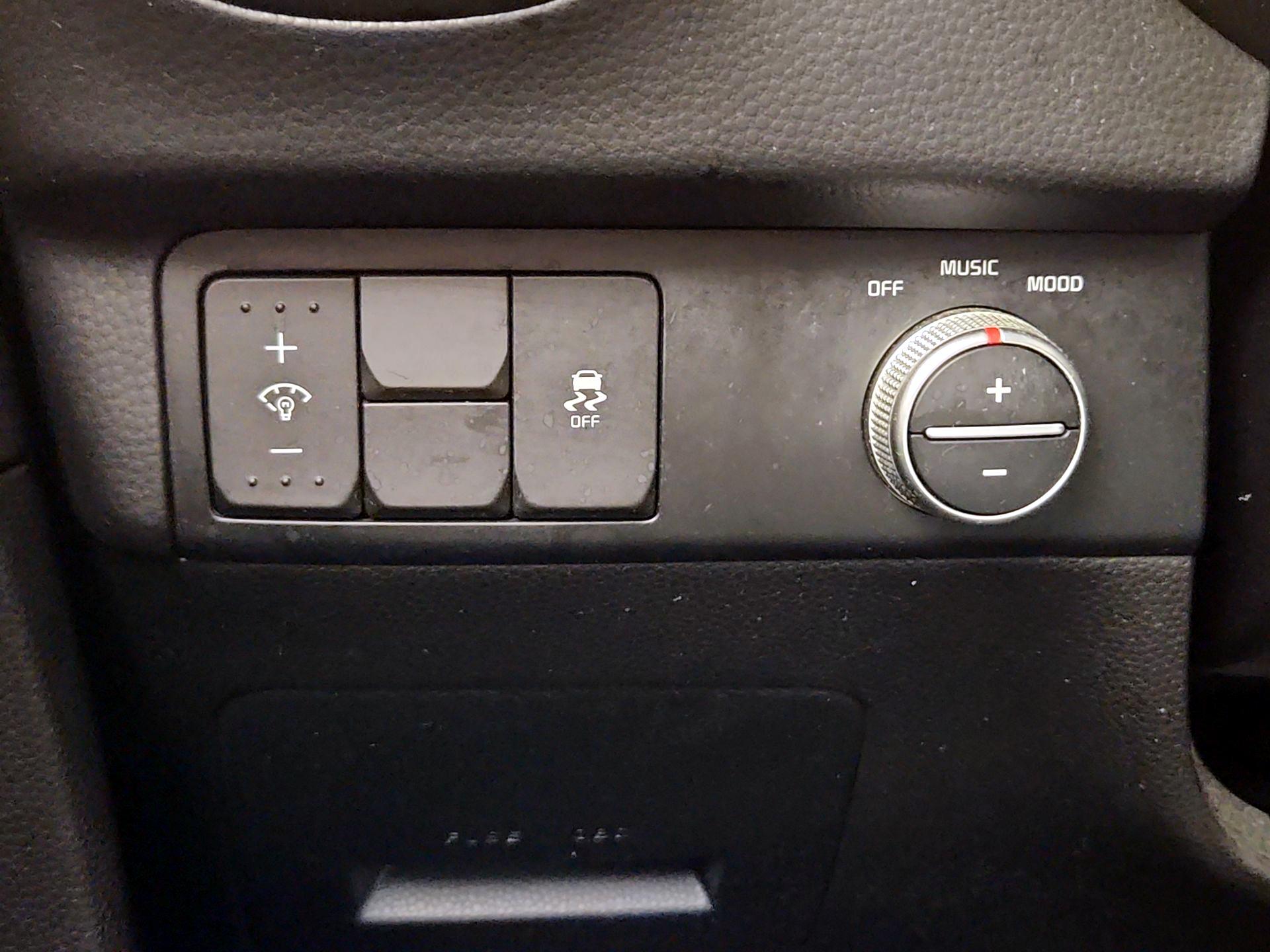 Thumbnail: 2015 Kia Soul - 13