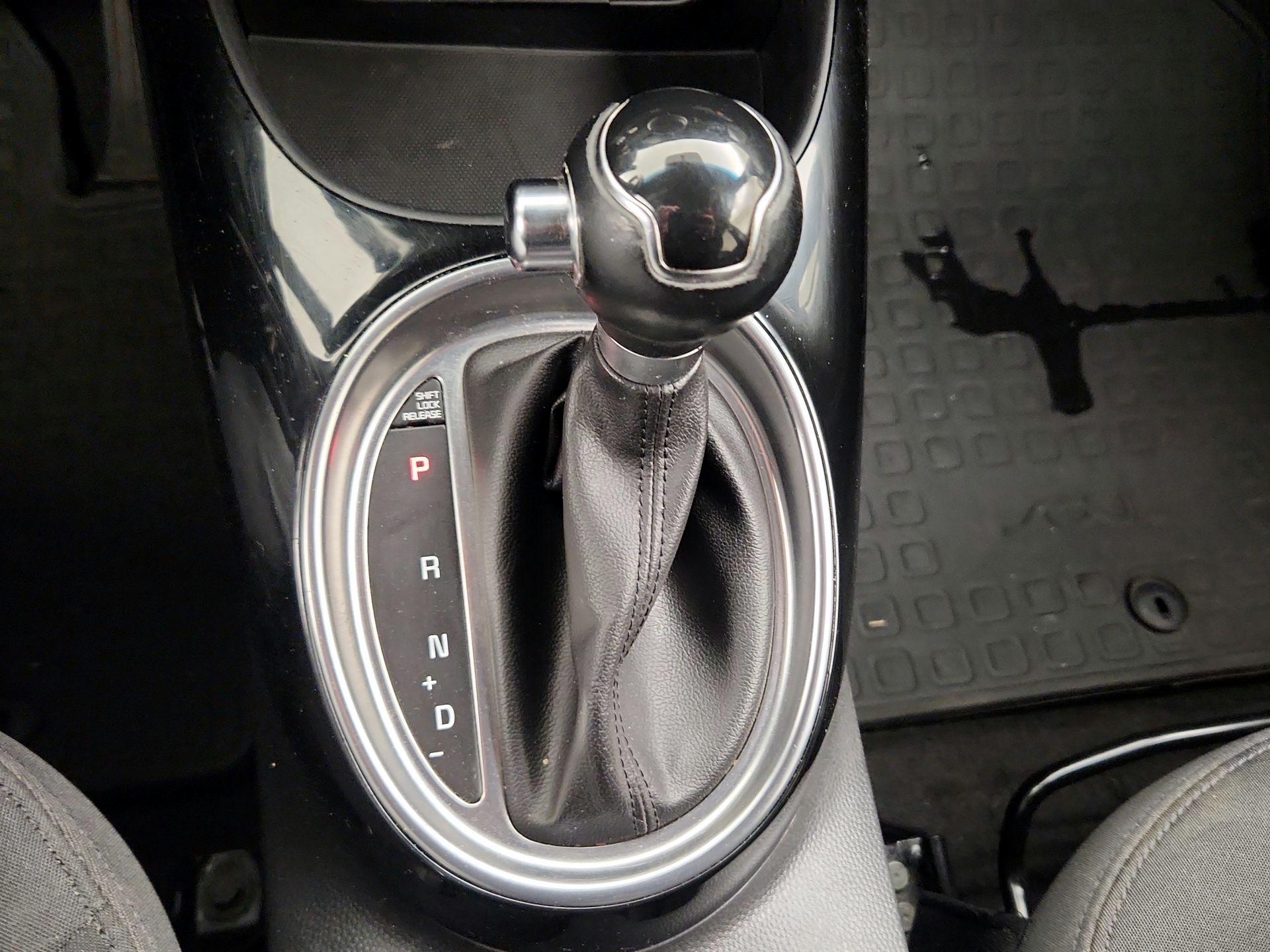 Thumbnail: 2015 Kia Soul - 18