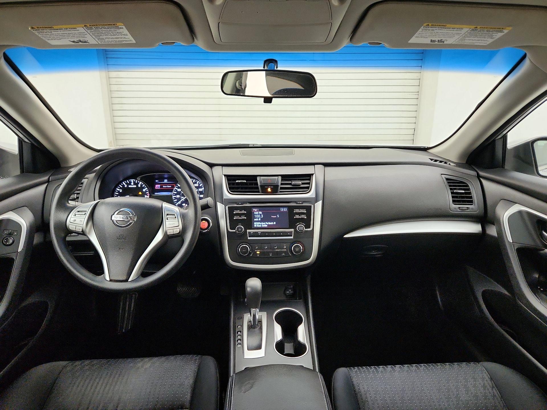 Thumbnail: 2016 Nissan Altima - 9