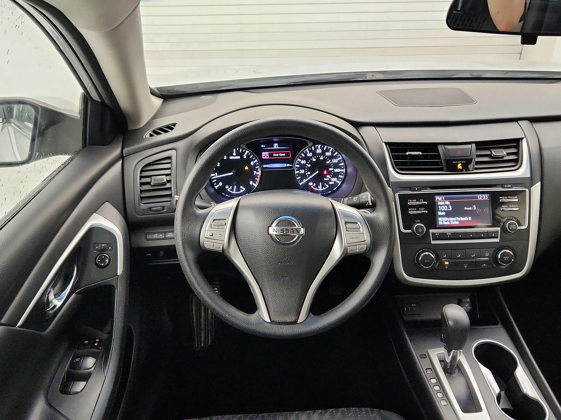 Thumbnail: 2016 Nissan Altima - 10