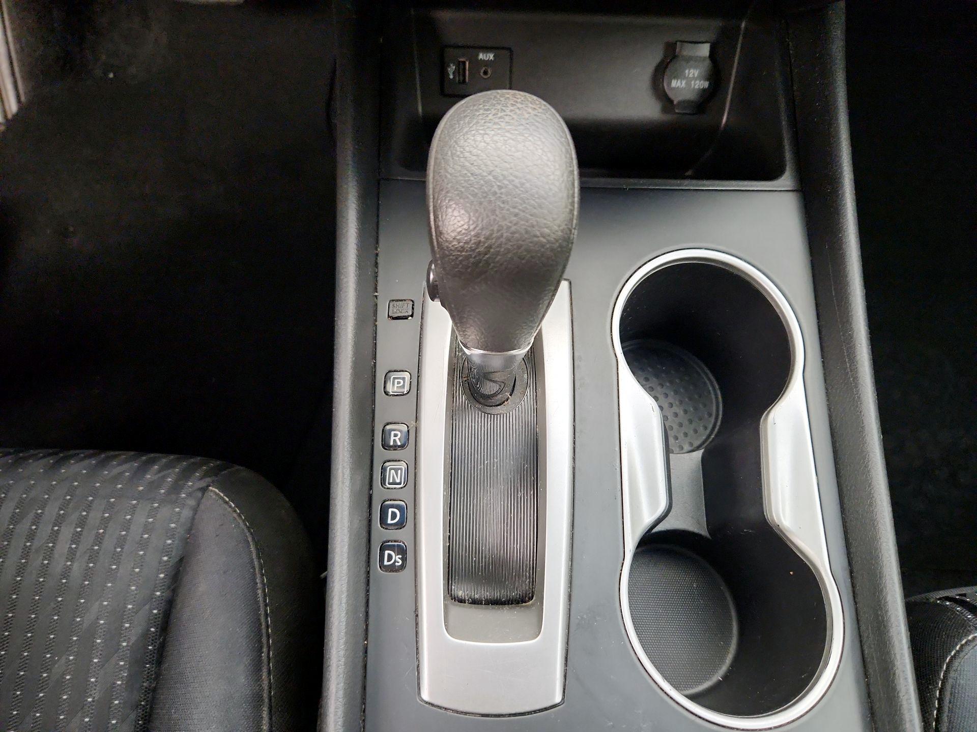 Thumbnail: 2016 Nissan Altima - 17