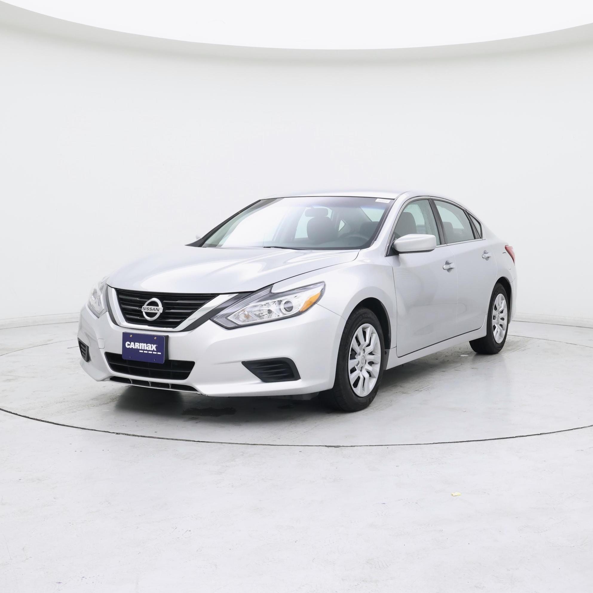 Thumbnail: 2016 Nissan Altima - 4