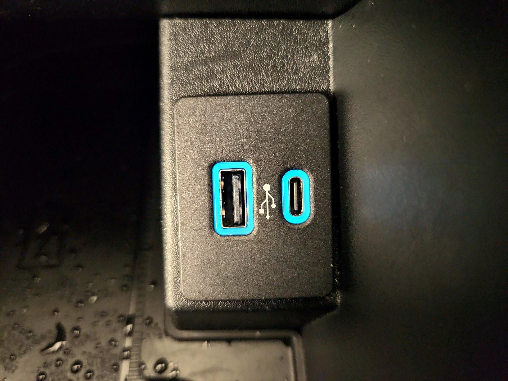 Thumbnail: 2023 Ford Edge - 18