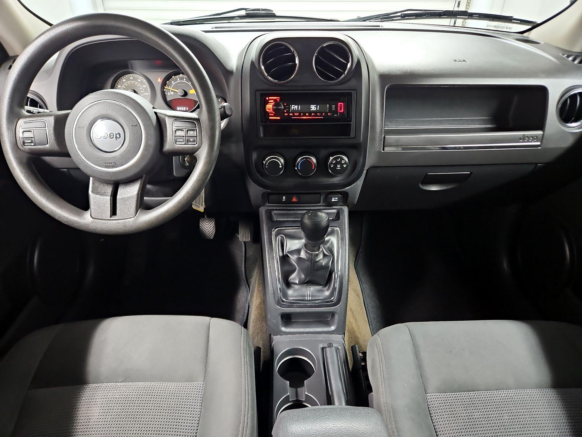 Thumbnail: 2016 Jeep Patriot - 9