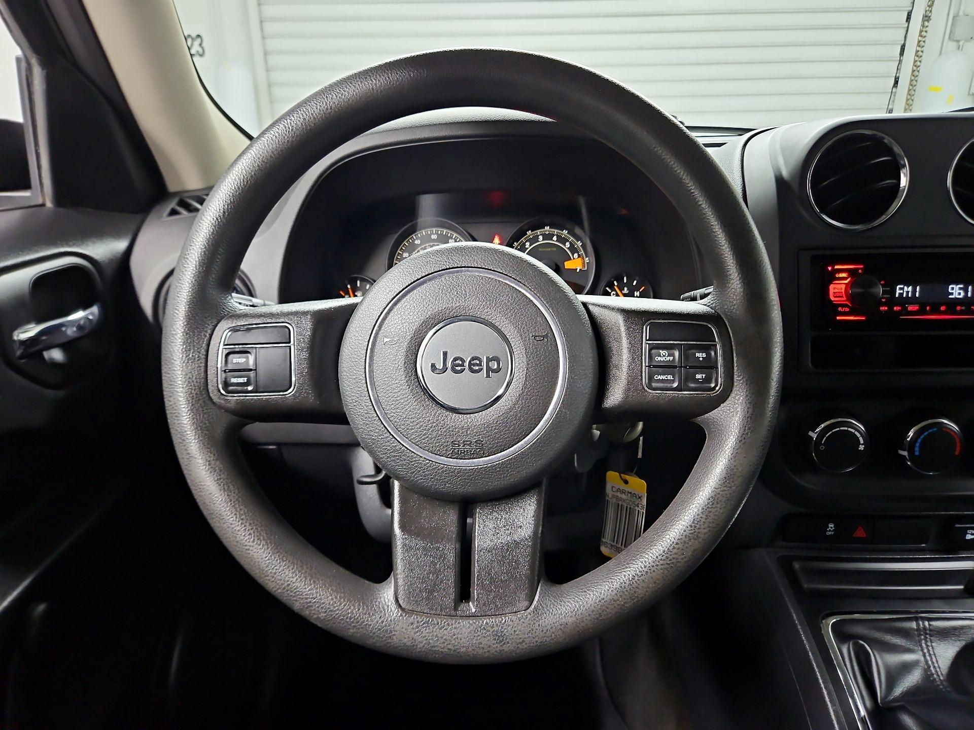 Thumbnail: 2016 Jeep Patriot - 10