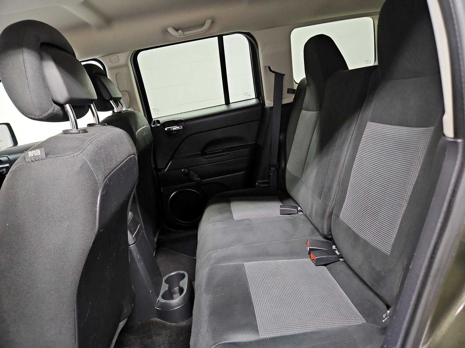 Thumbnail: 2016 Jeep Patriot - 17
