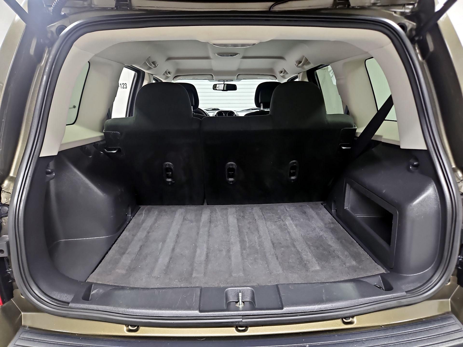 Thumbnail: 2016 Jeep Patriot - 18
