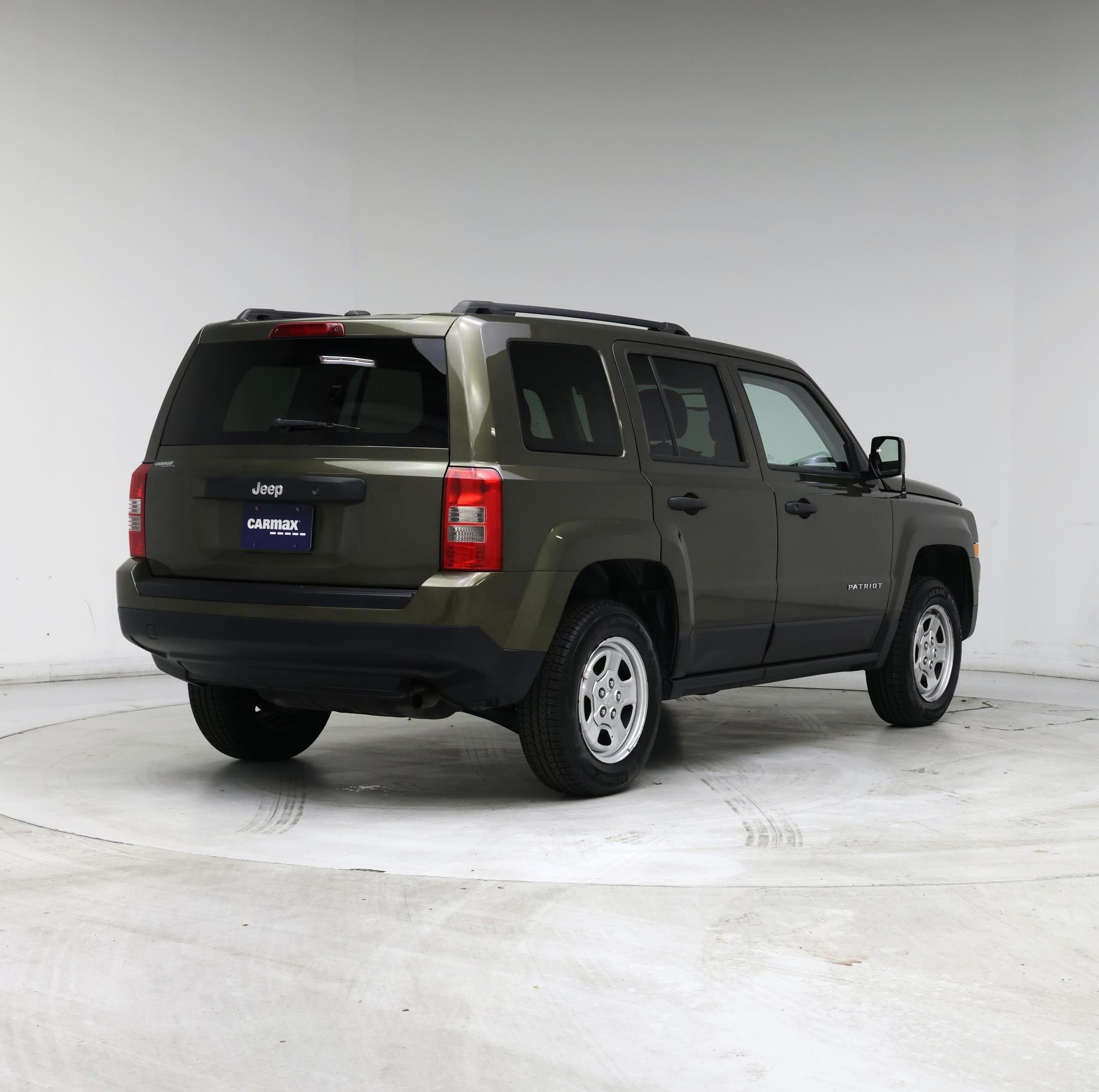 Thumbnail: 2016 Jeep Patriot - 8