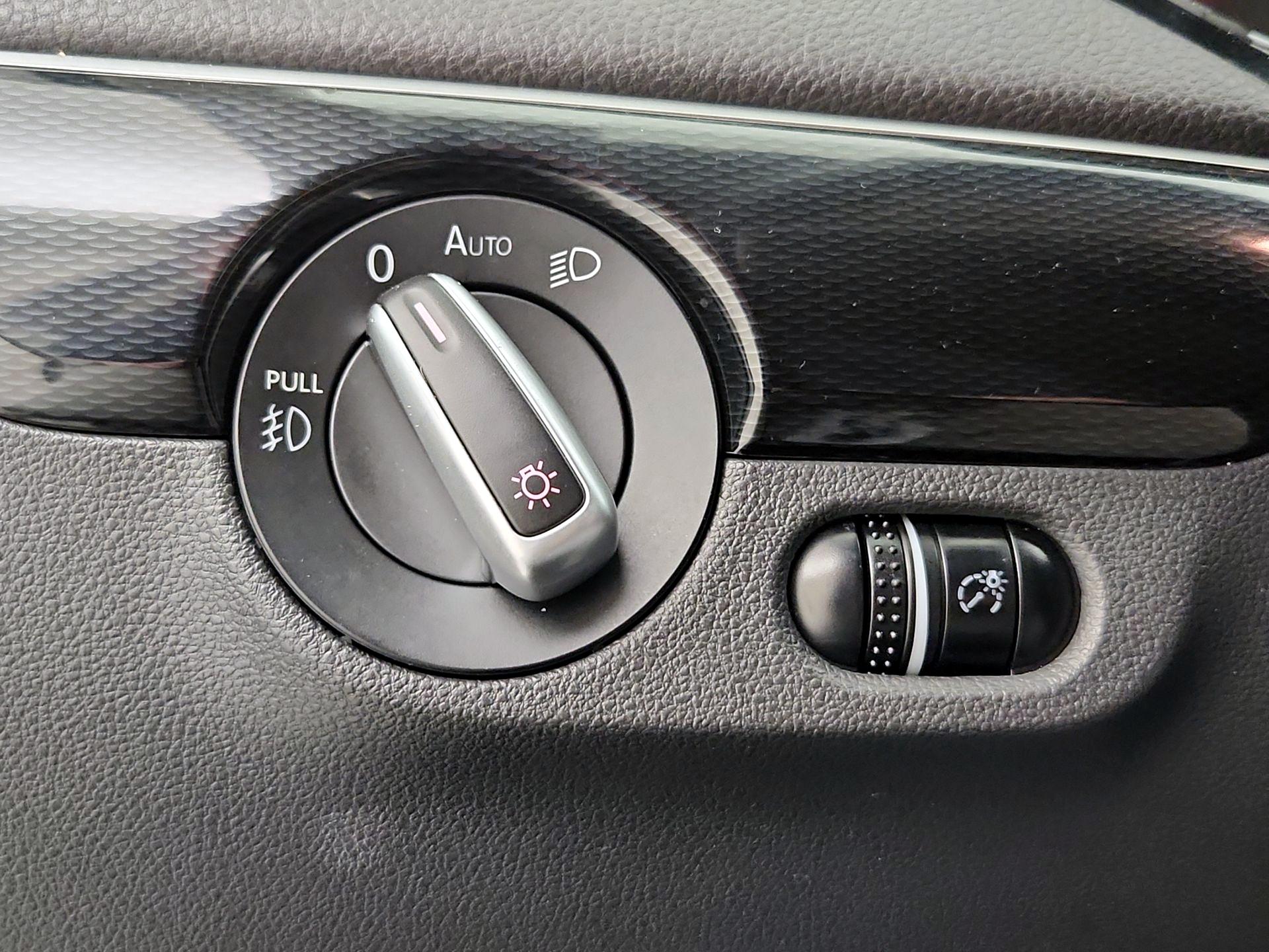 Thumbnail: 2016 Volkswagen Jetta - 13