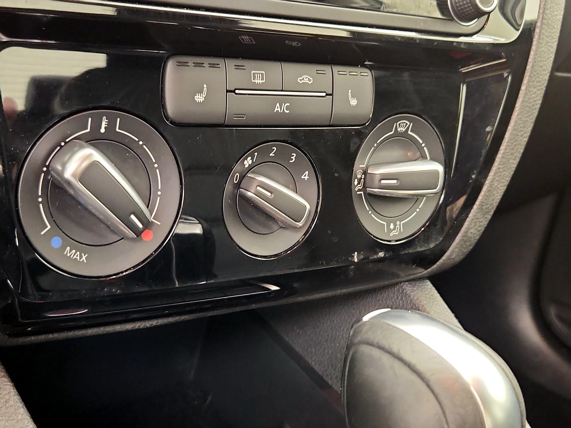 Thumbnail: 2016 Volkswagen Jetta - 17