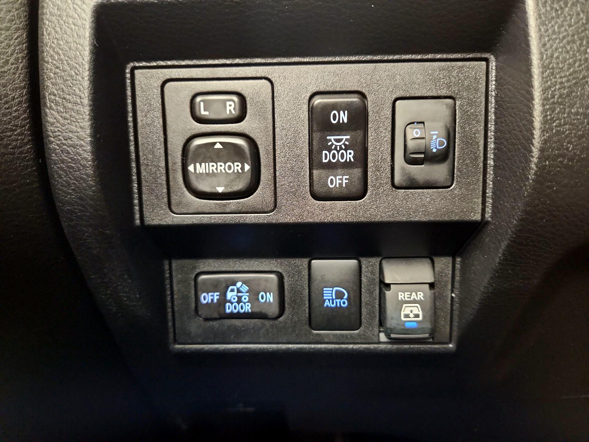 Thumbnail: 2021 Toyota Tundra - 13