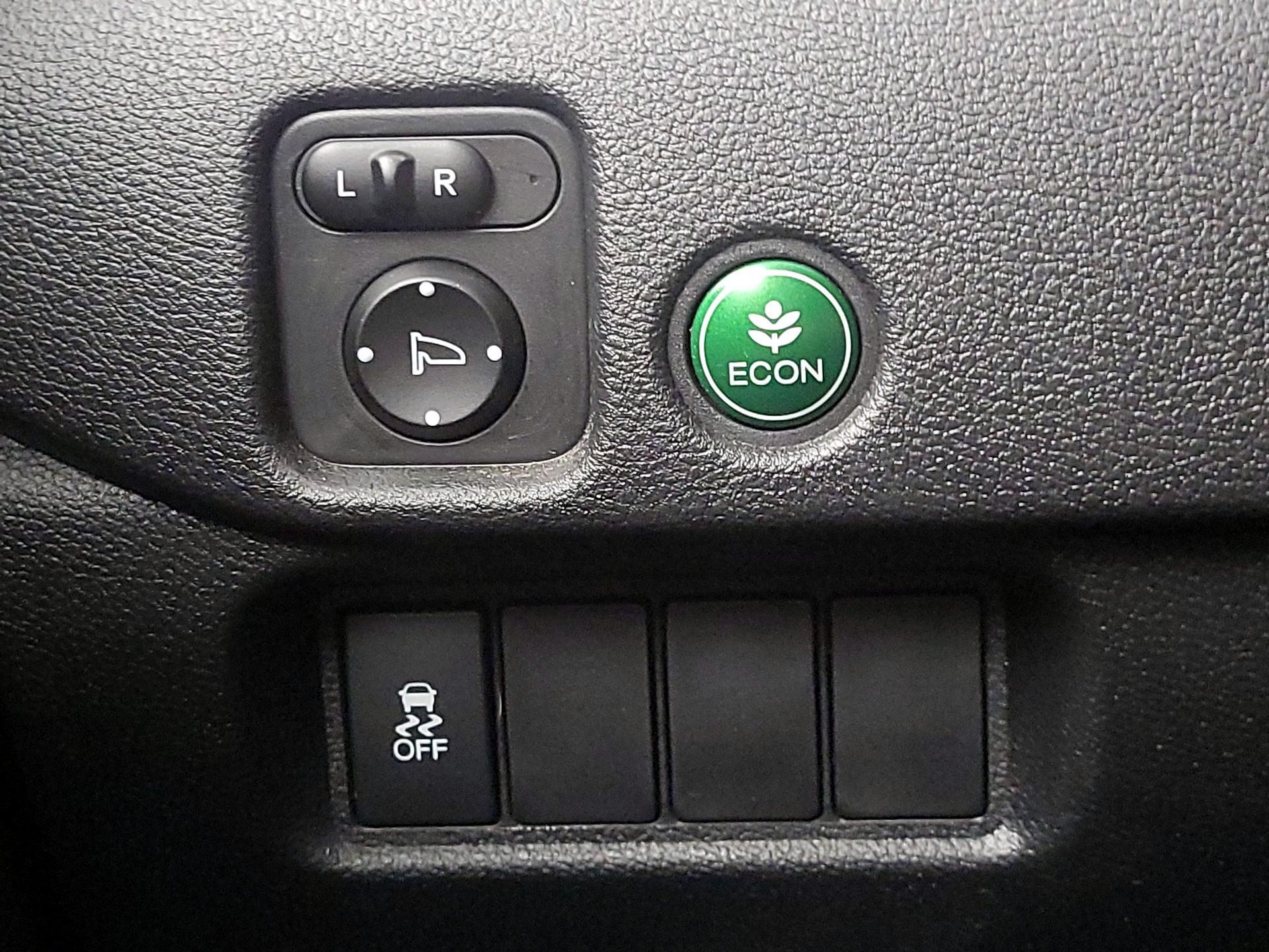 Thumbnail: 2018 Honda Pilot - 13