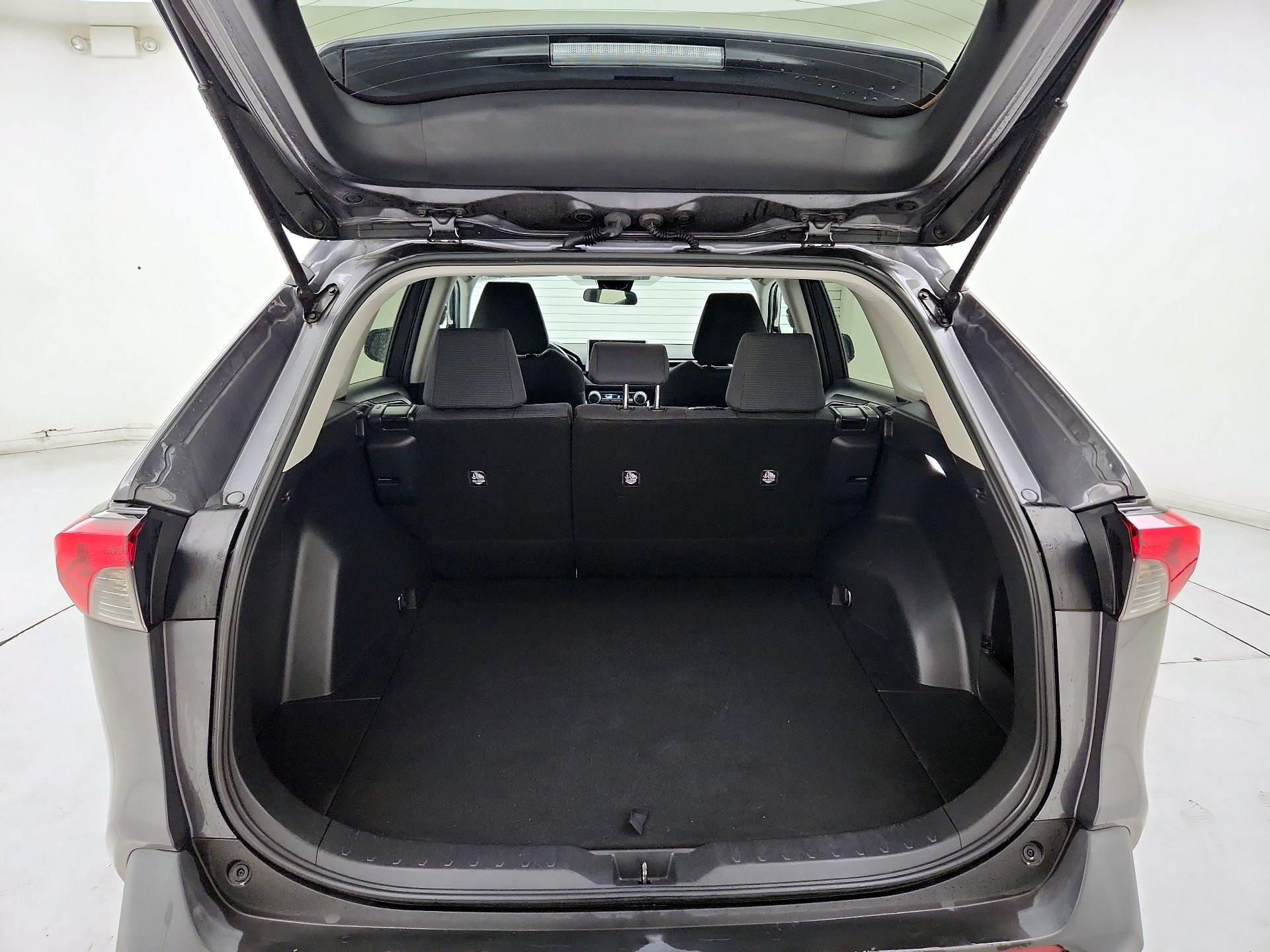 Thumbnail: 2023 Toyota RAV4 - 20