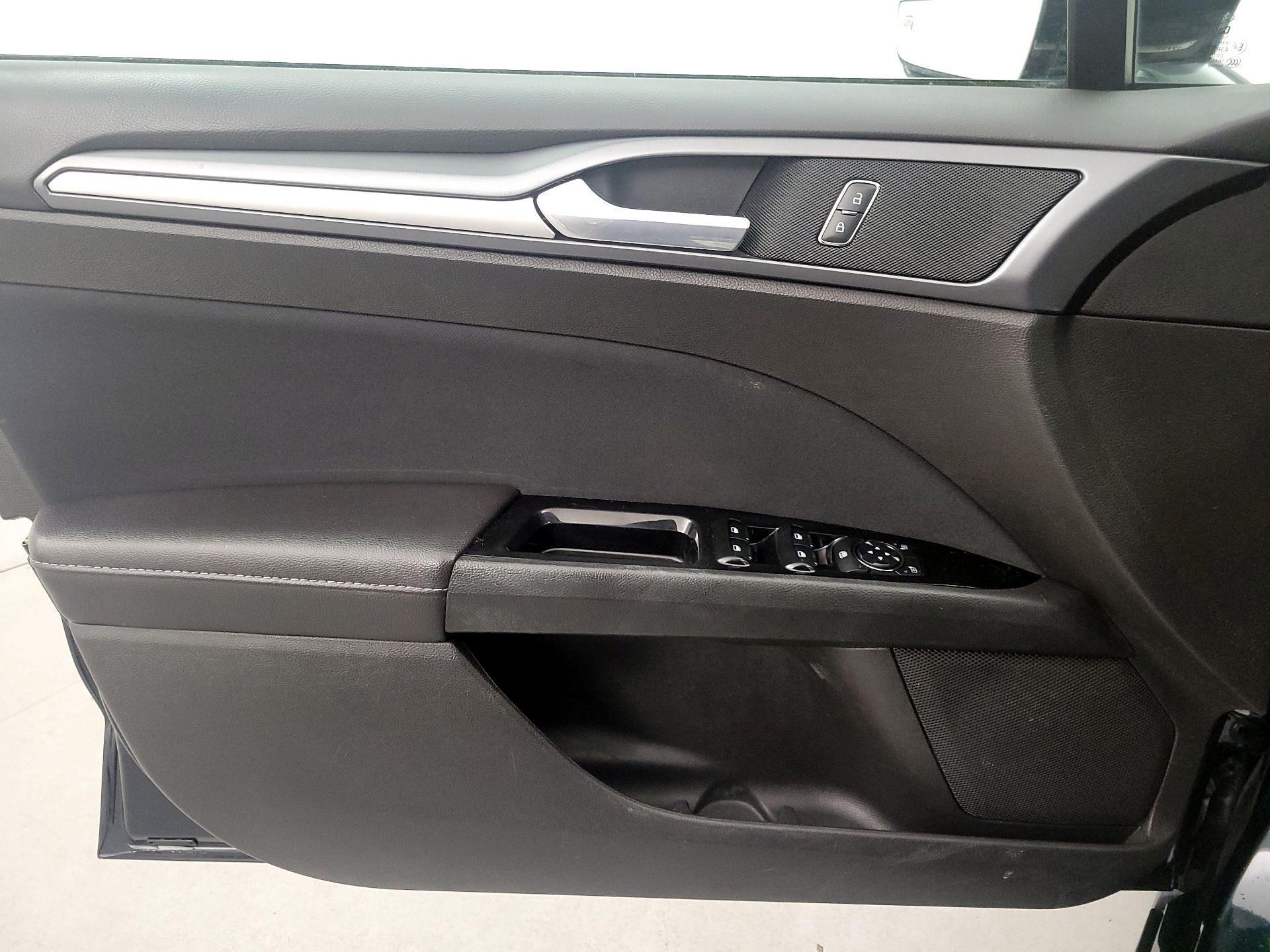 Thumbnail: 2014 Ford Fusion - 12