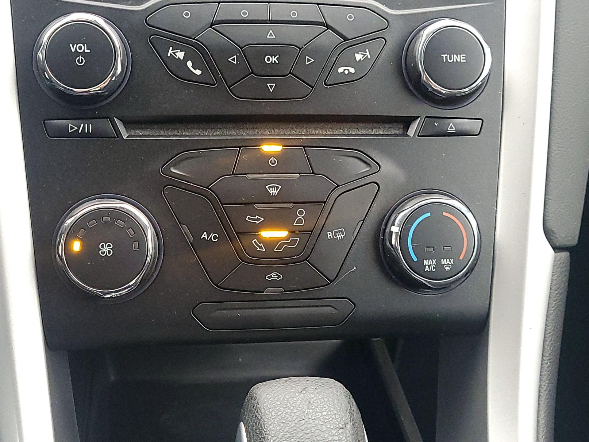 Thumbnail: 2014 Ford Fusion - 15